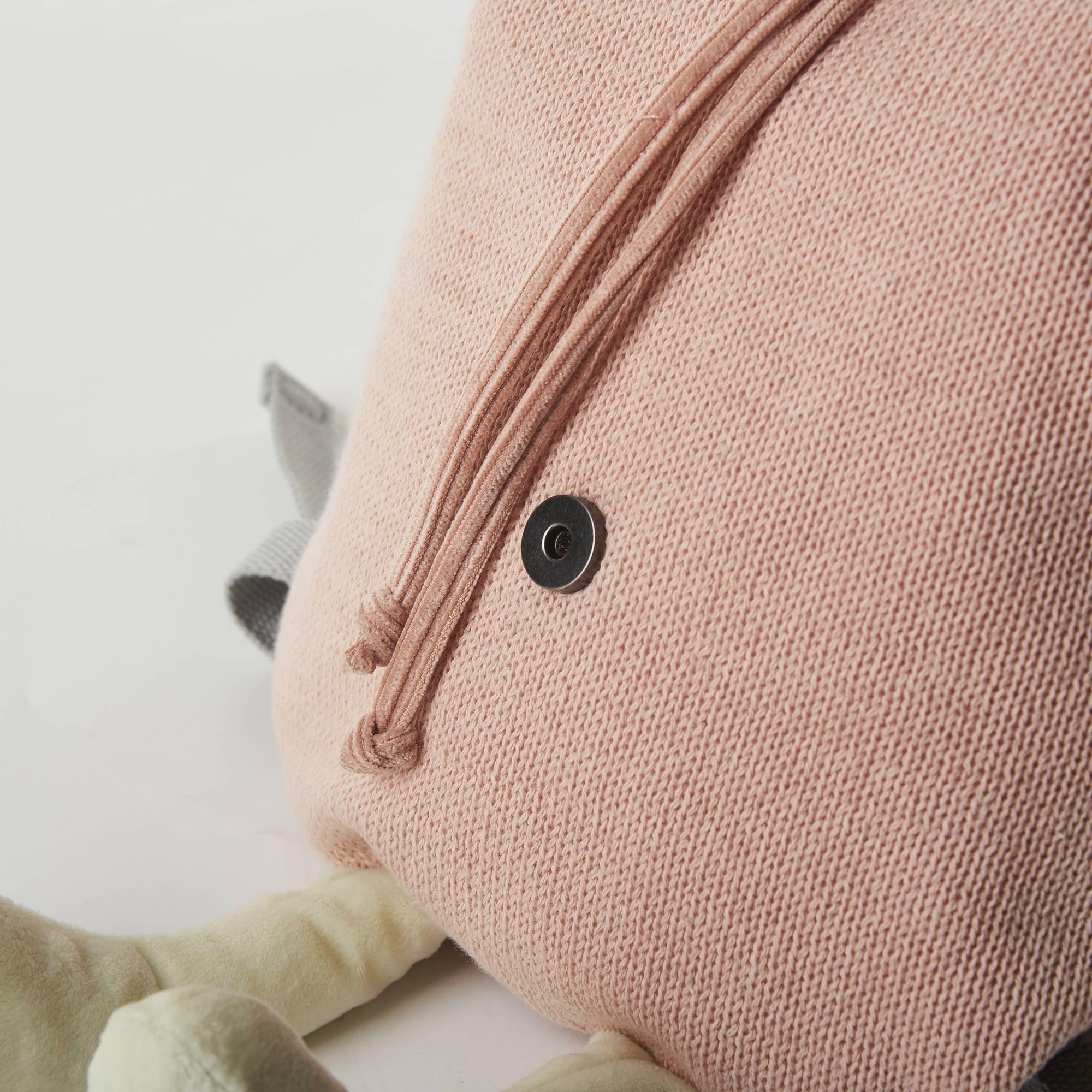 CROCHETTS | Plecak dziecięcy 2-5 lat do przedszkola Monito szydełkowany z hipoalergicznej wełny bawełnianej. Podwójny zamek błyskawiczny i regulowane uchwyty. Kolory różowo-białe, Różowy, biały