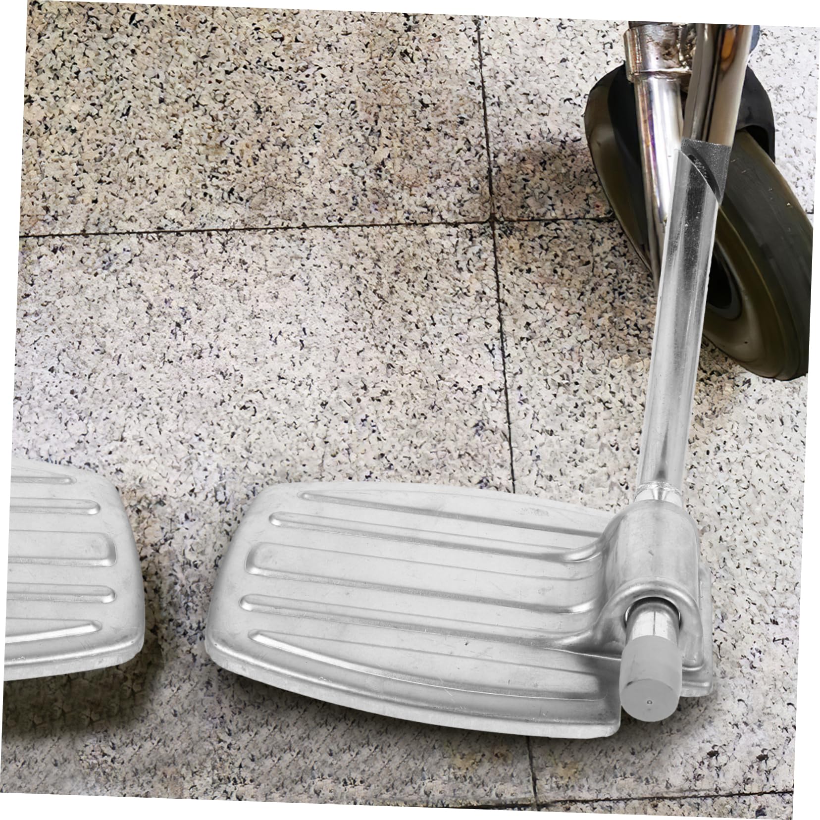 Mipcase Reposapiés Pedal de Repuesto para de Metal Ligero Silla de Ruedas y Fácil de Transportar en Color Plata para Usuarios Movilidad Reducida