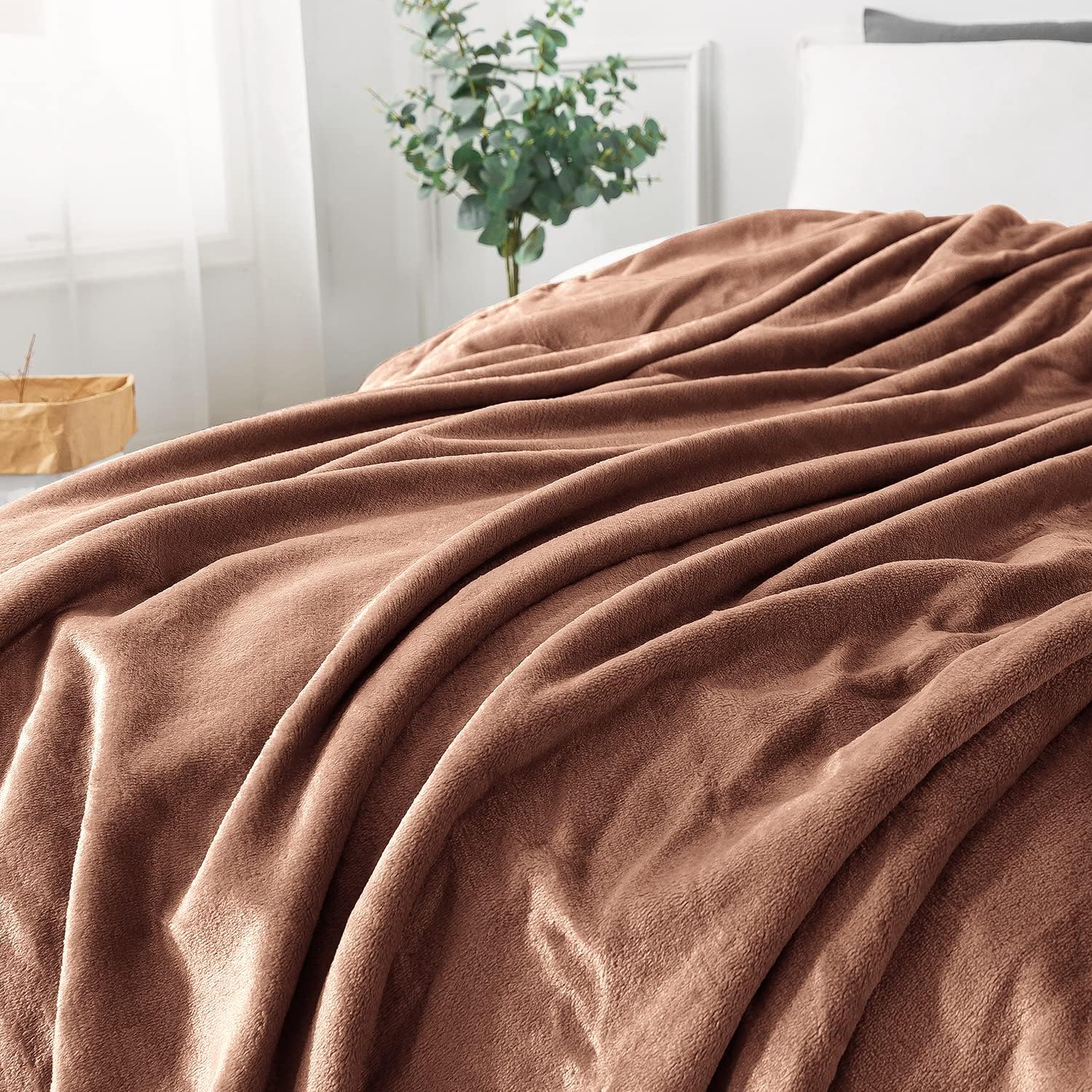ONME Fleece Blanket, Queen Size Blanket - Soft Lightweight Microfiber Cool Blanket for Sofa, Bed, Couch, Camping, Travel, 80"x90" Camel