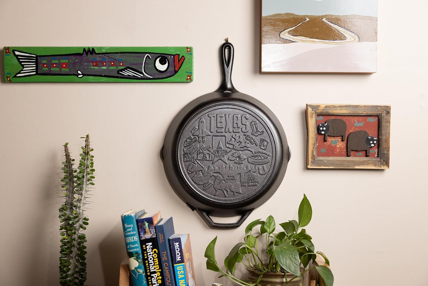 Lodge 12 Inch Cast Iron Skillet – Pre-Seasoned Frying Pan with Teardrop Handle – Oven, Stovetop, Grill & Campfire Use – Made in USA – Non-Toxic, Even-Heating Cookware – Texas