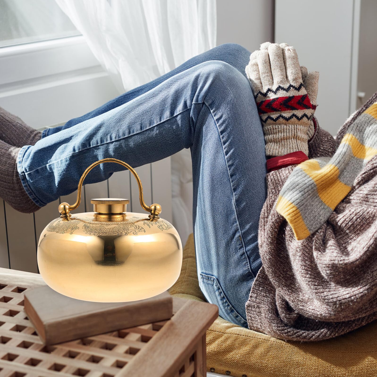 Gatuida Kupfer Handwärmer Warmwasserofen 13cm Klein Nachfüllbarer Wärmflasche Metall für Hände und Füße Tragbarer Warmwasserherd für Winter Outdoor und Büro Zufällige Zufällige Farbe