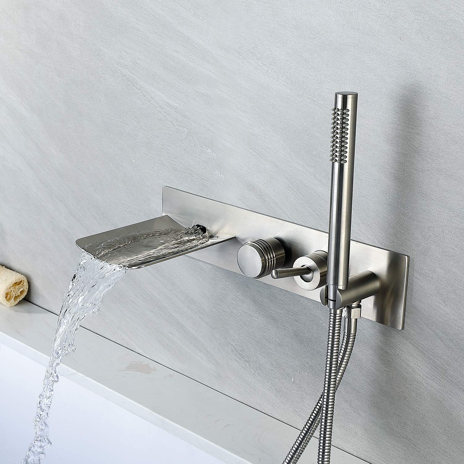 Robinet de lavabo argenté avec douchette et mitigeur pour salle de bain