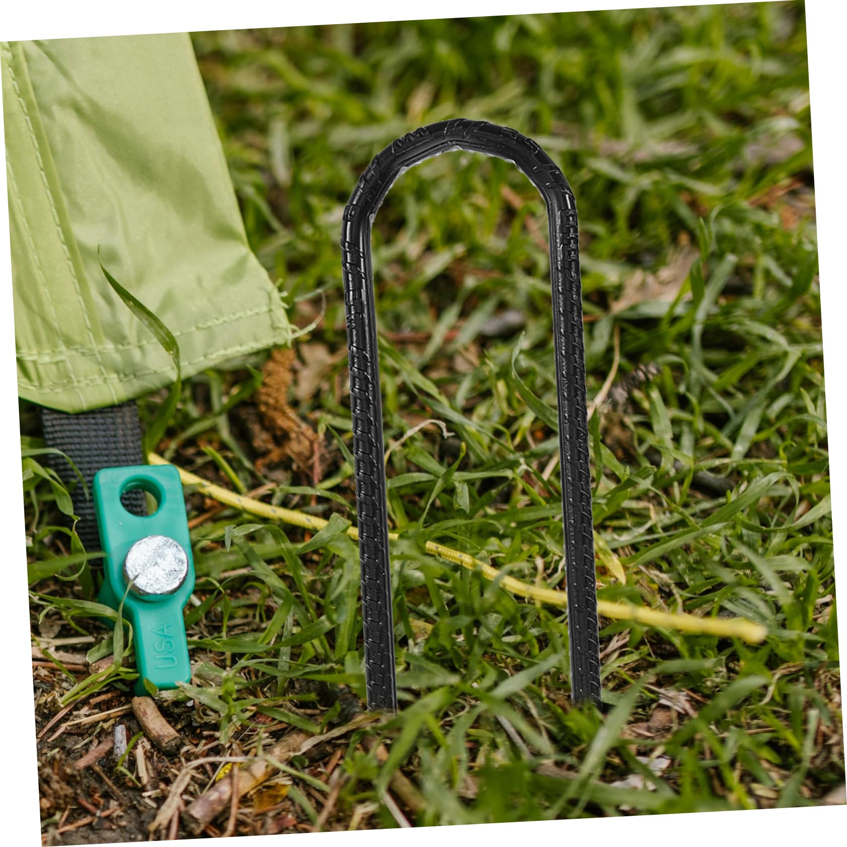 Piquets D’ancrage au Sol en Acier Noir 4 Pcs pour Tente | Usage Camping et Projets Extérieurs, Pointe Affûtée, Installation Facile, Lot de 4 Pièces