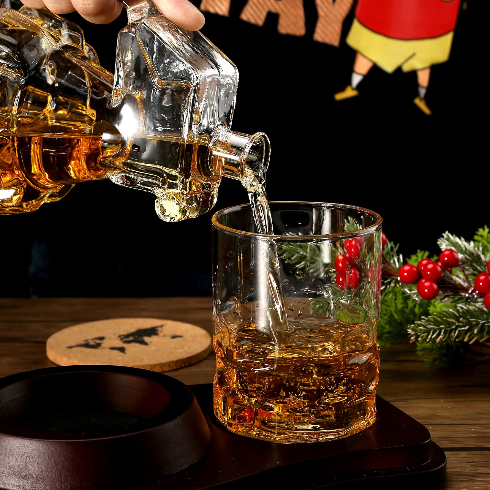 Ensemble de carafe à whisky Carafe à whisky en forme bombe et 2 verres à whisky avec support bois Cadeau à boire de l'alcool bourbon écossais pour les hommes Papa Mari Copain Anniversaire