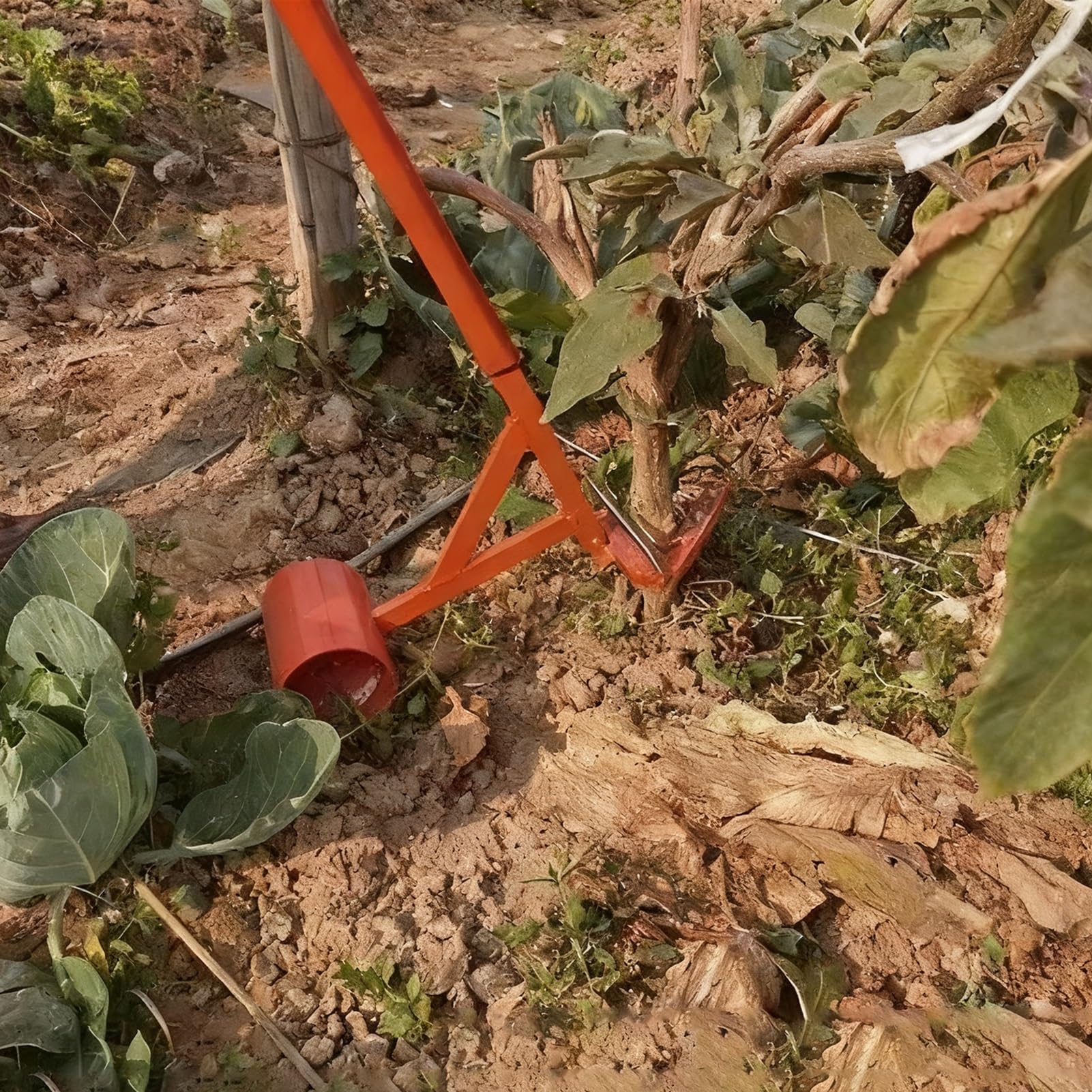 Extracteur de piquets métalliques pour jeunes arbres et broussailles