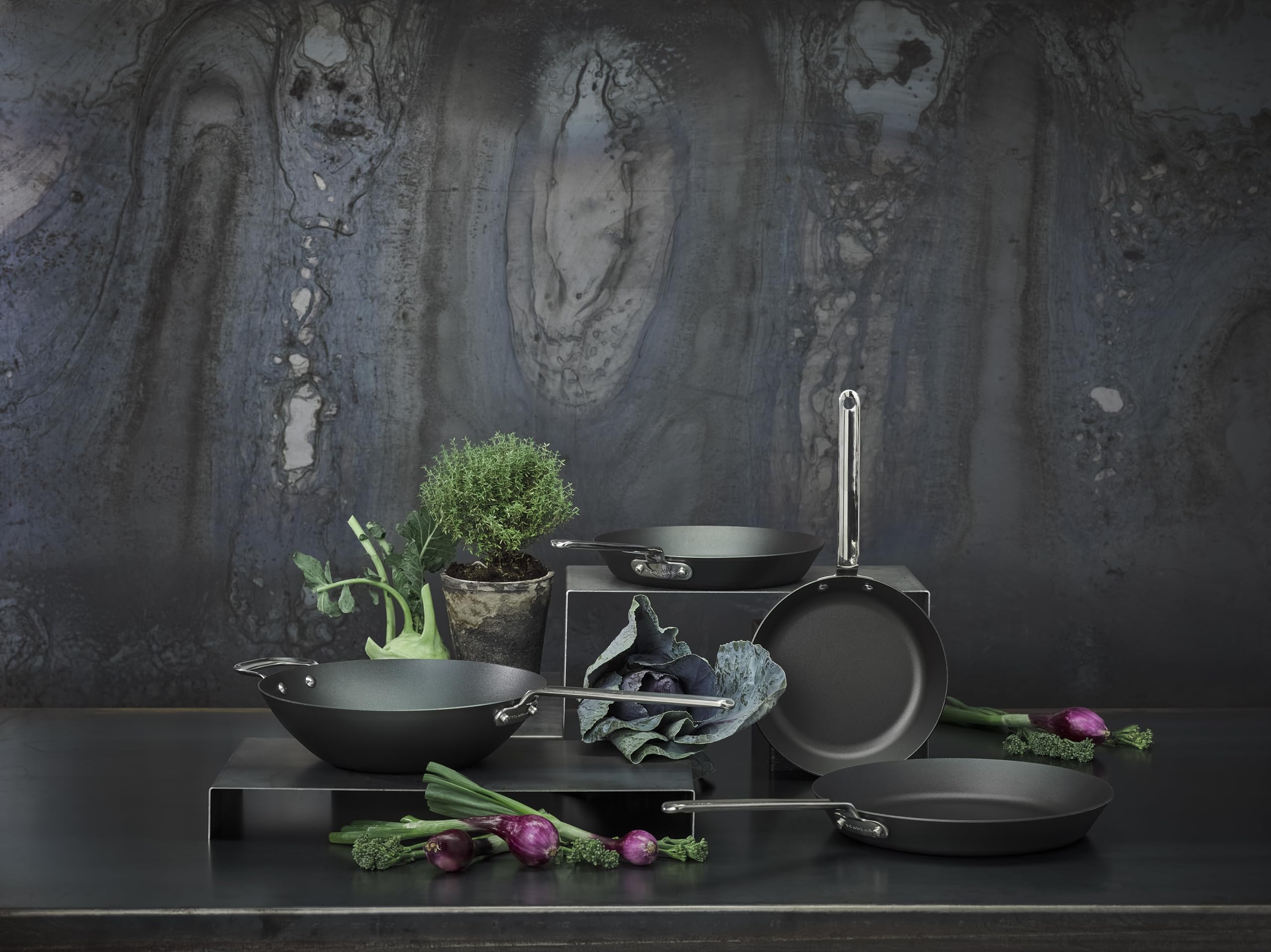SCANPAN Patelnia Black Iron 26 cm, stal węglowa, wysoka temperatura, nie zawiera PFAS