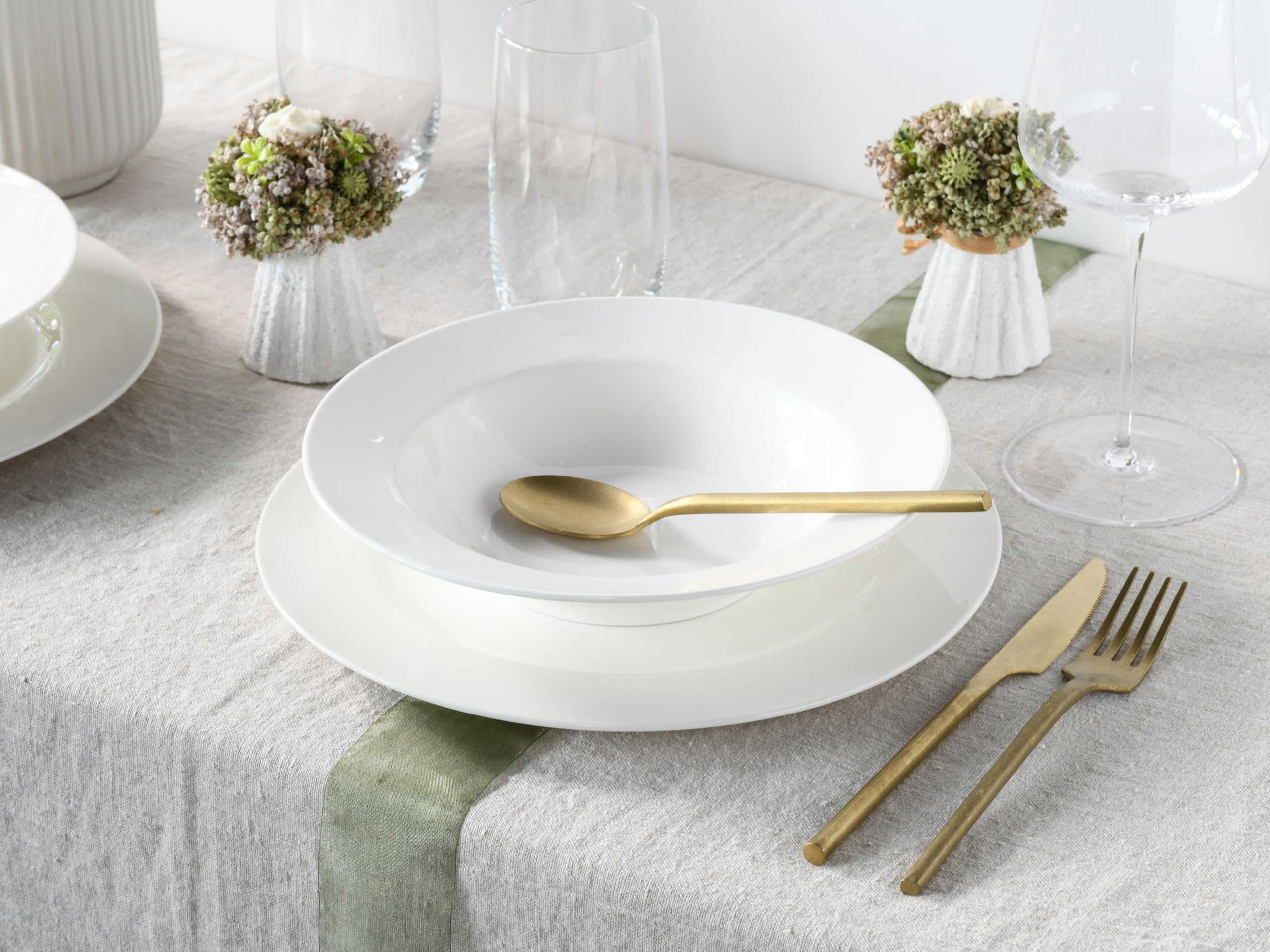 CreaTable, 22159, seria Fleur Royal, 42-częściowy zestaw naczyń, serwis porcelanowy, nadaje się do mycia w zmywarce i używania w kuchence mikrofalowej, wysokiej jakości produkcja
