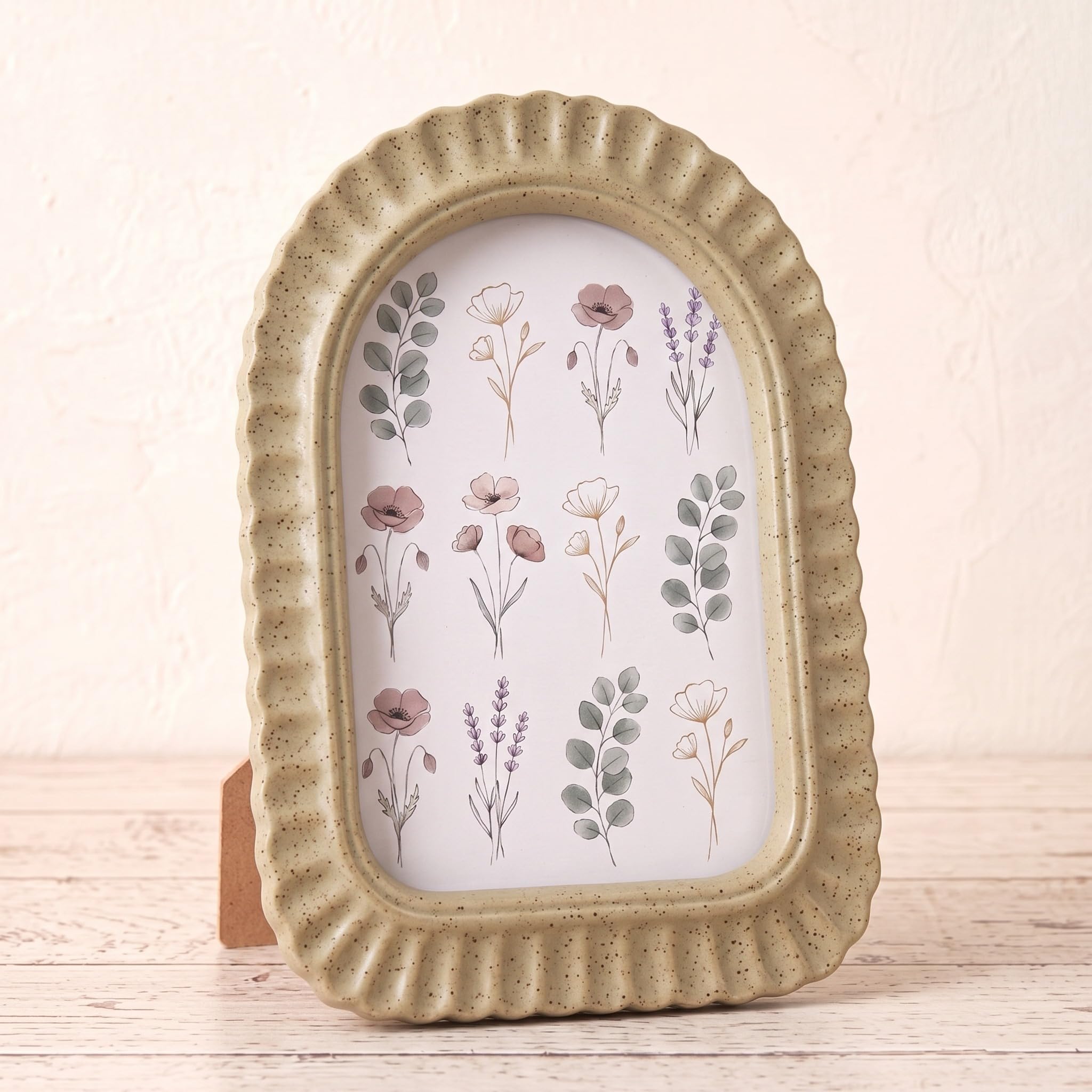 Photo 1 of AceOrbit 4x6 Inch Petal Wave Picture Frame