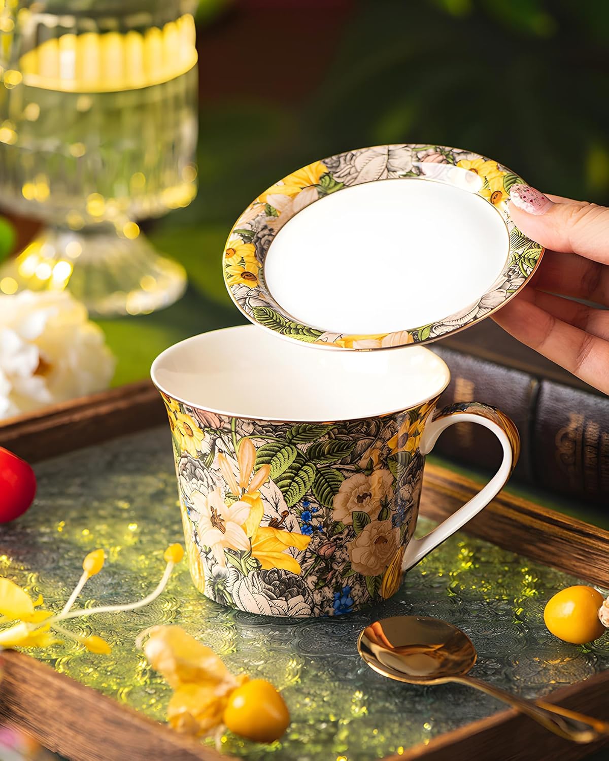 15oz Ceramic Coffee Mug – French Classical Cottage Style Cup with Golden Blossoms & Gilded Rim, Elegant Pottery Gift Mug with Lid & Saucer for Women