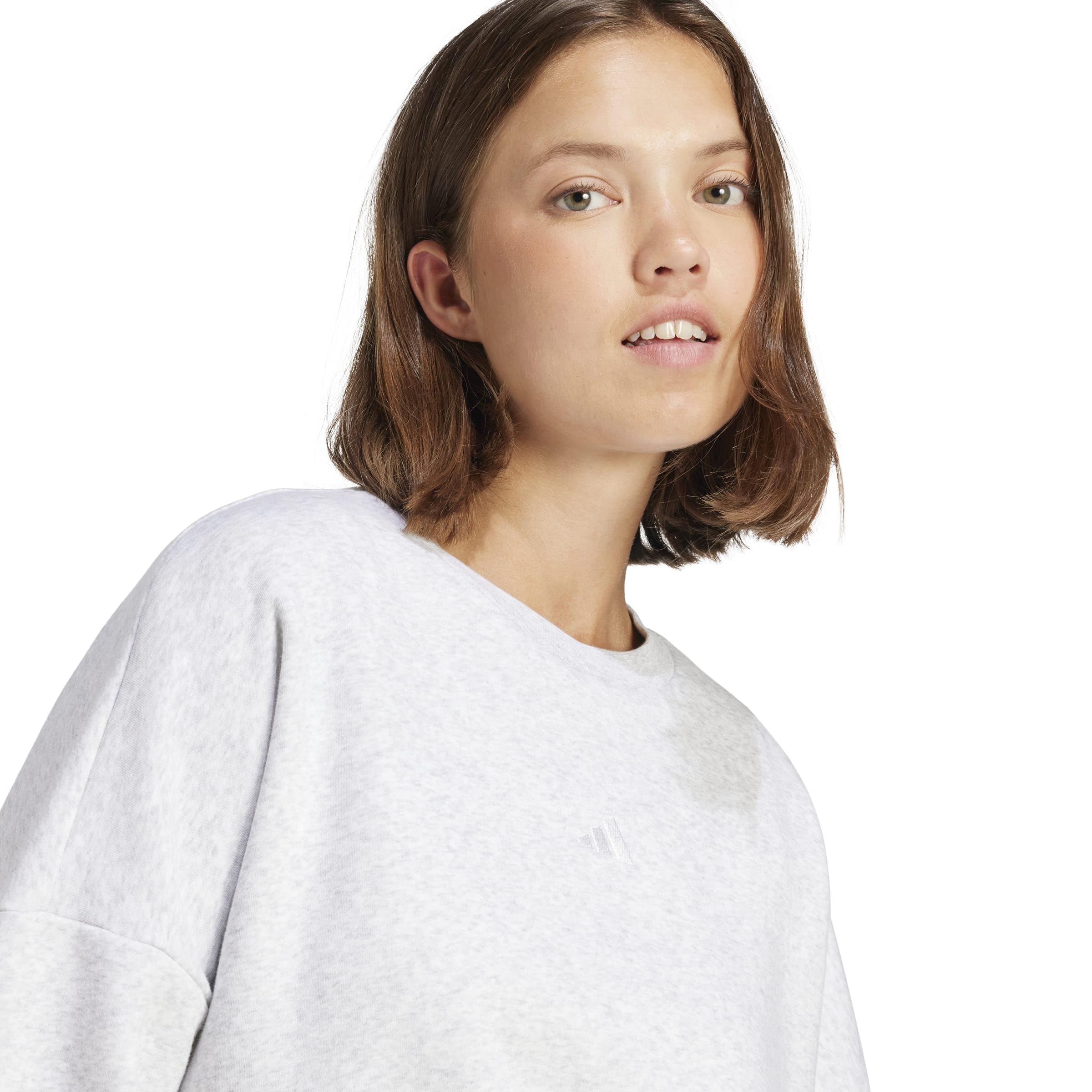adidas Mujer Essentials Small Logo Feel Cozy Relaxed FIT Sweatshirt