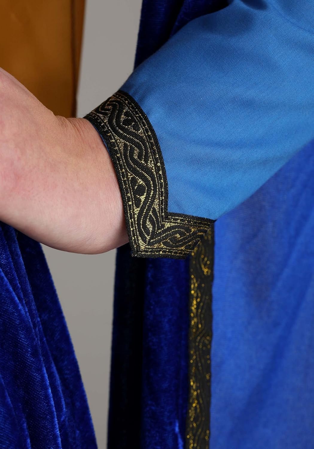 Renaissance Queen Costume for Women - Velvet Dress with Chiffon Veil and Crown