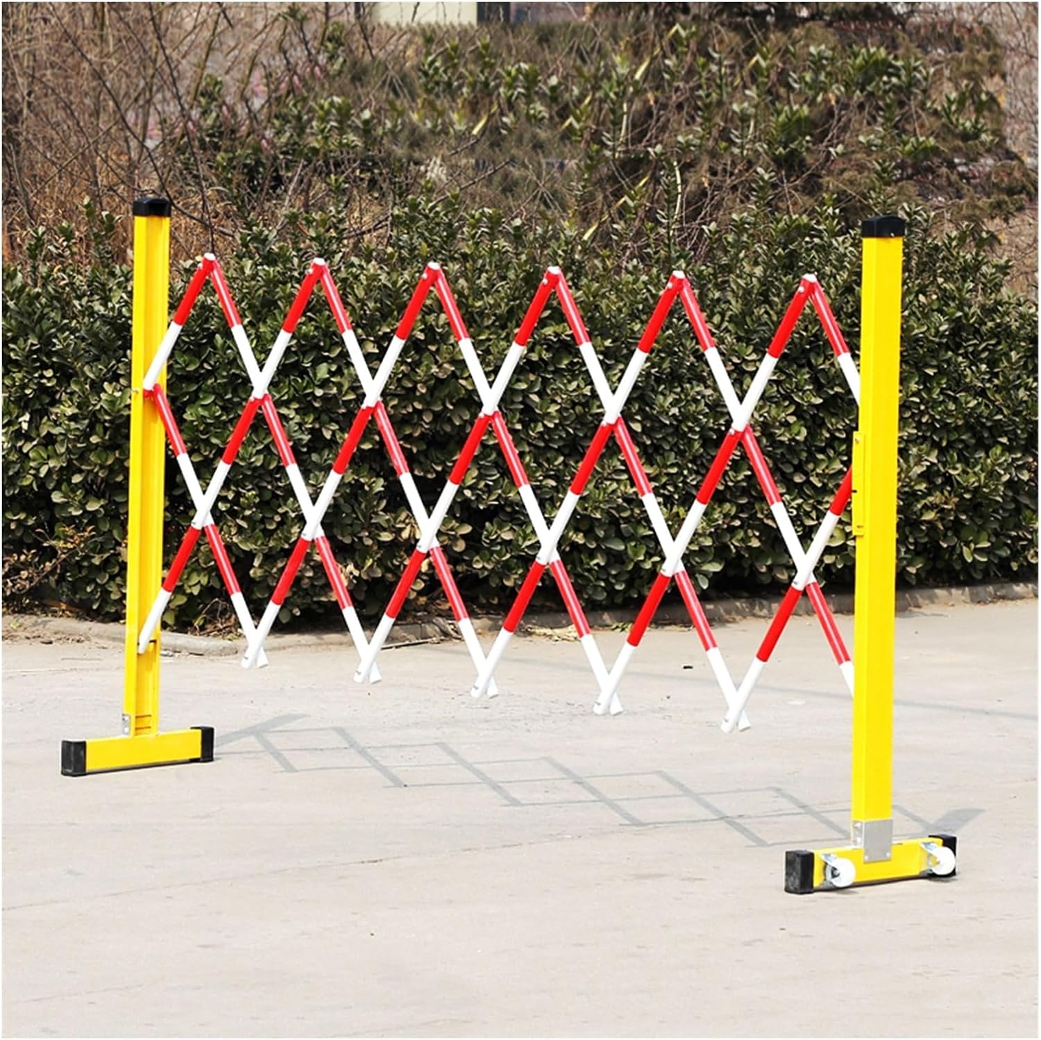 Expandable Mobile Barricade, Industrial Parking Security Traffic Barrier, Road Garage Retractable Driveway Fence Folding Portable Scissor Gate (Color : Red+White, Size : 3.9FTx9.8F