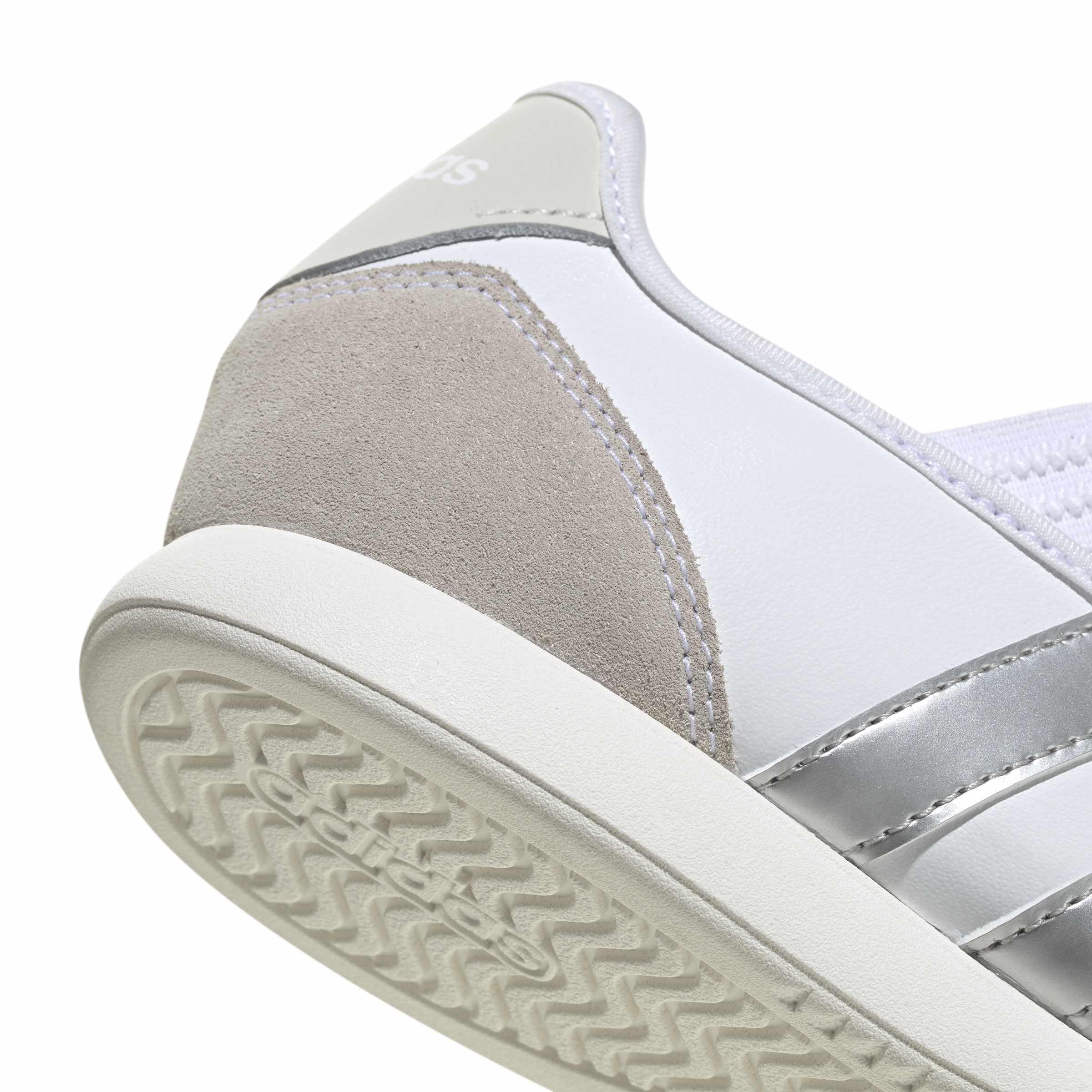adidas Women's BARREDA Mary Jane Schuh