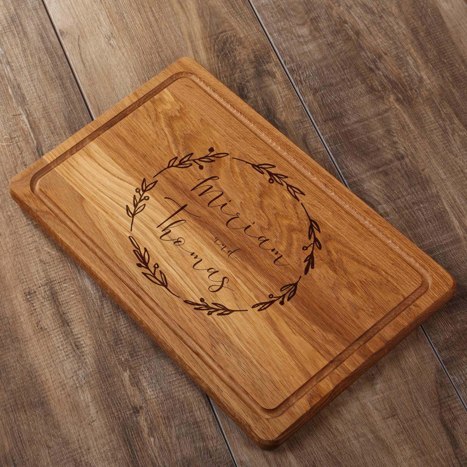 FORYOU24 Holz Schneidebrett dunkel mit Gravur Motiv 06 - personalisiert mit Wunsch-Namen Küchenbrett graviert als Geschenkidee zur Hochzeit