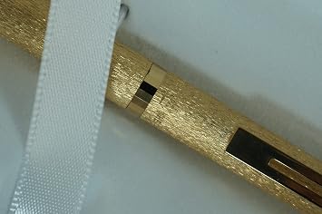 Sheaffer Gold plated deep brushed lame finish with multi-facetted center band, Crown imprint on cap,and highlighted with 23 carat gold appointments 0.9 MM pencil