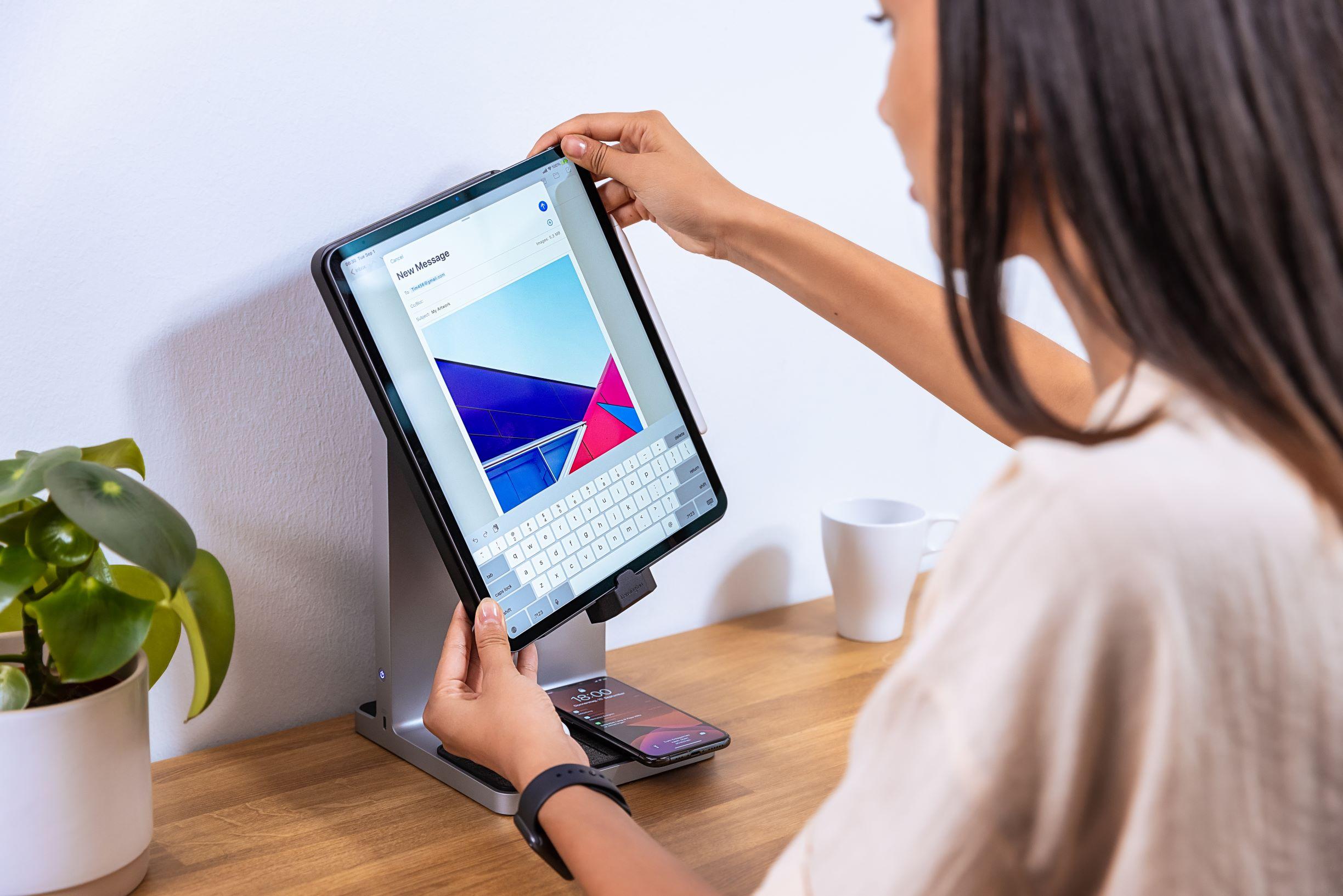 Kensington StudioDock iPad Pro Docking Station Stand - Adjustable