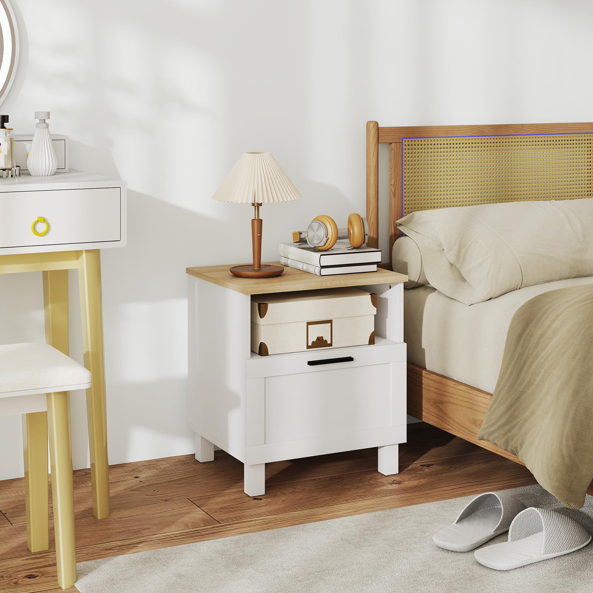 HOMCOM Comodino Camera da Letto con Cassetto e Ripiano Aperto Portaoggetti, Comodino Moderno Salvaspazio con Gambe in Legno di Pino, 45x38x50 cm, Bianco