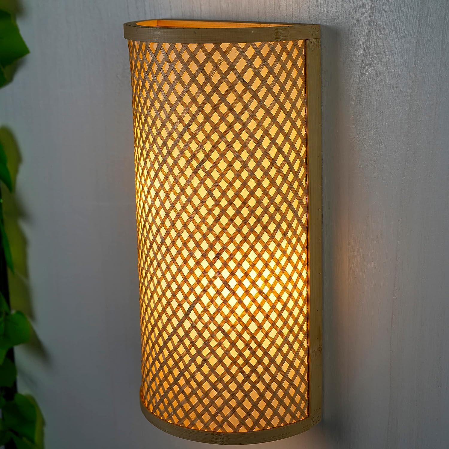 Boho Wicker Rattan Wall Sconce for Bedroom Modern Home Decoration Farmhouse Rustic Woven Bamboo Wall Mount Light Fixtures Vintage Bedroom Wall Lamp for Bedside Restaurant Kitchen Porch