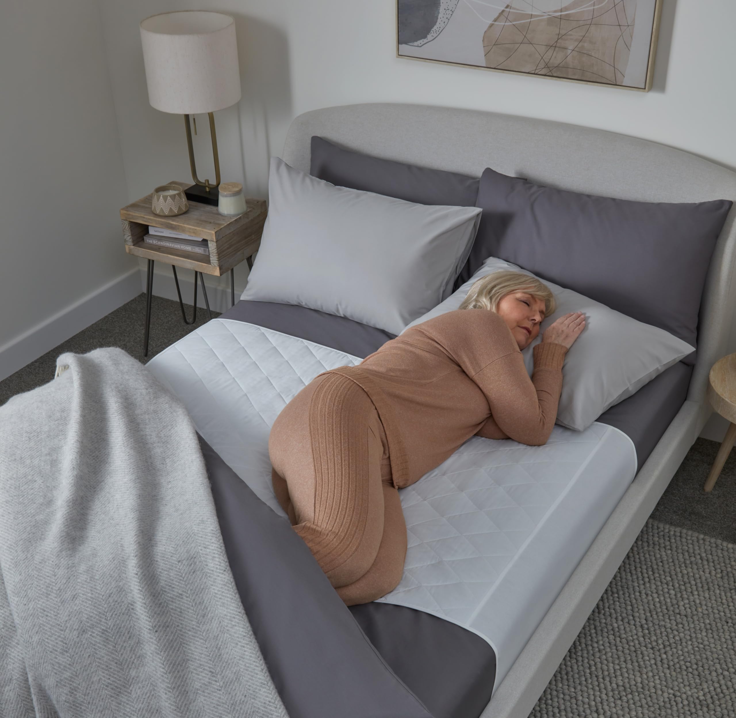 GuardedSleep - 2 protectores de cama impermeables con alas | Sábana húmeda lavable de alta calidad para adultos o niños con incontinencia | Adecuado para camas dobles y king | Blanco discreto (2