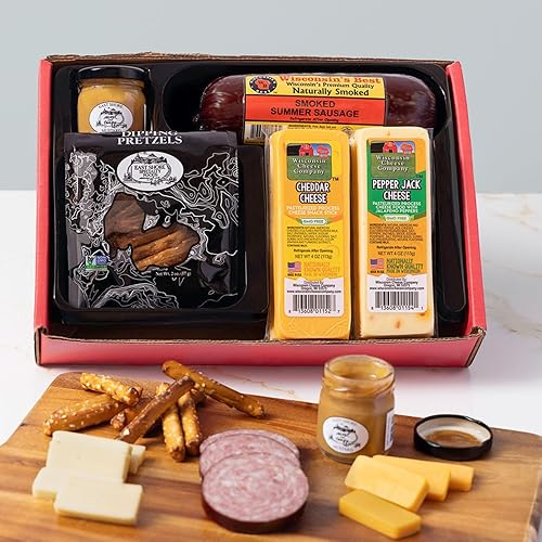 Miniatura 2 de Snacks clásicos con salchichas de regalo, quesos de wisconsin, pretzels de inmersión y mostaza dulce y agria.