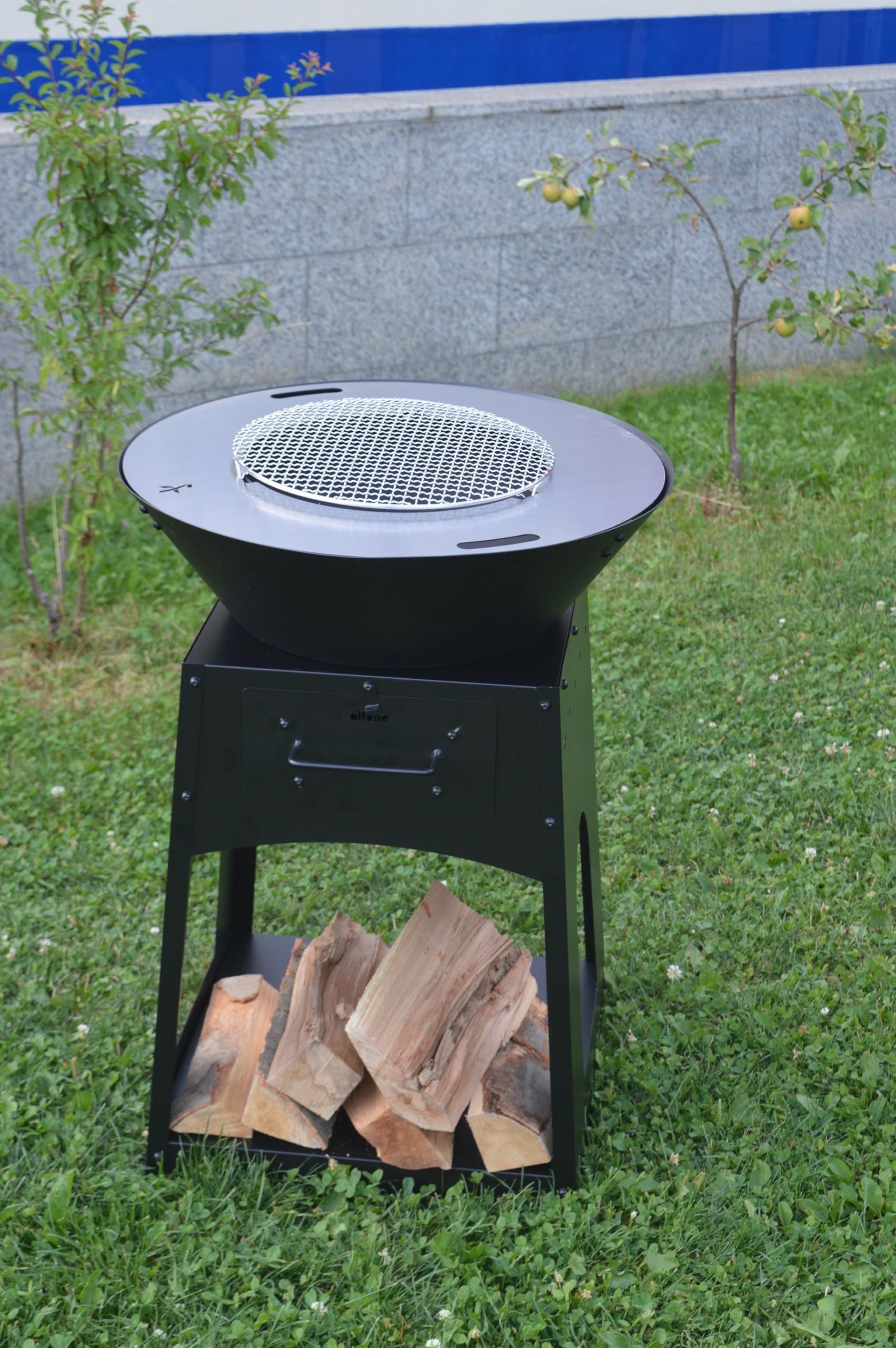 Brasero avec plaque de cuisson plancha, polyvalent, tiroir à cendres, construction robuste