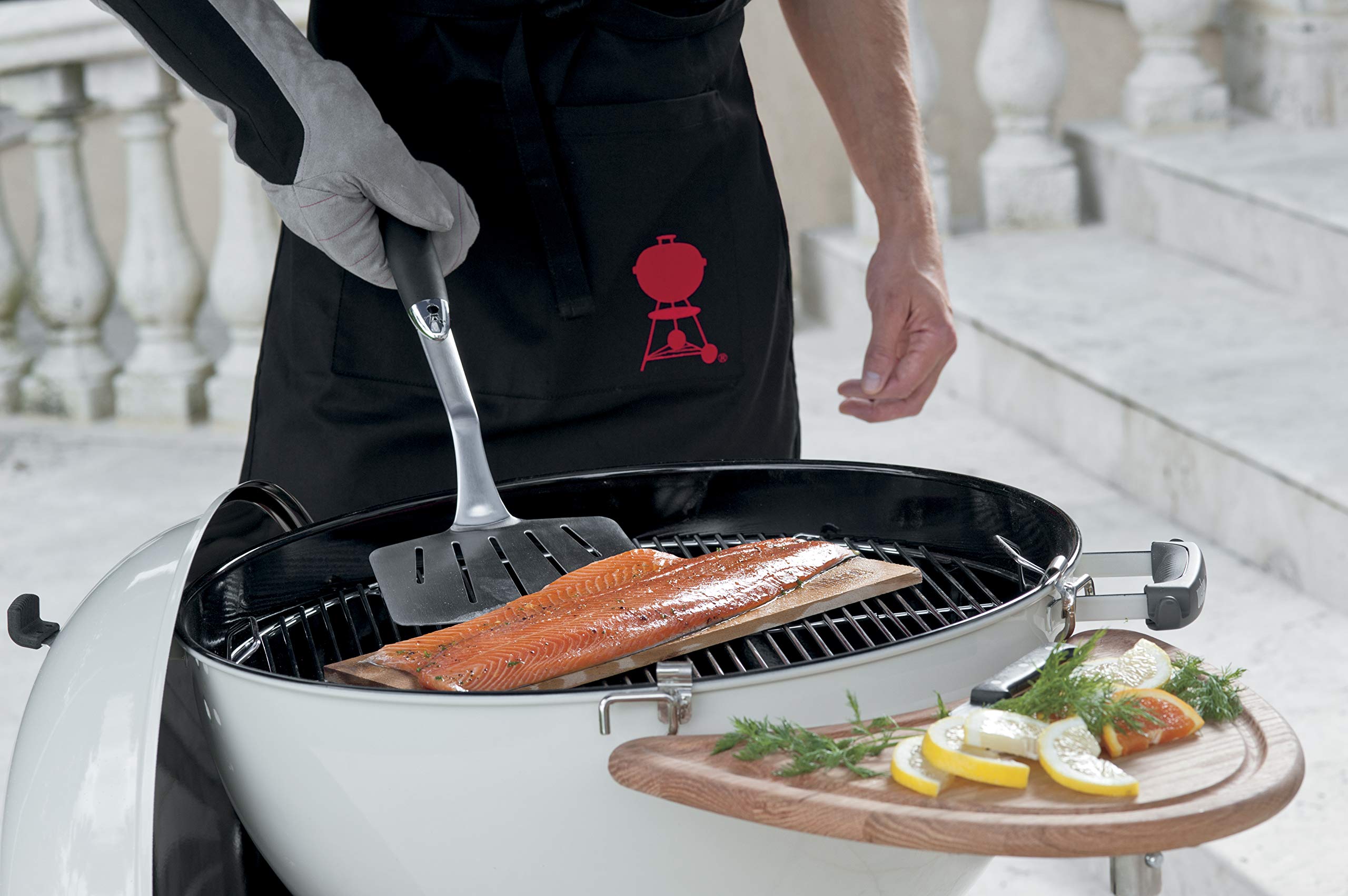 Weber Giraplati/Girafili Premium (46cm), Ideale per Grandi SUP. cotturate o Pesce, in Acciaio Inox, con Manico Antiscivolo, Manico Angolato, Lavabile in Lavastoviglie - Nero/Argento (6673)