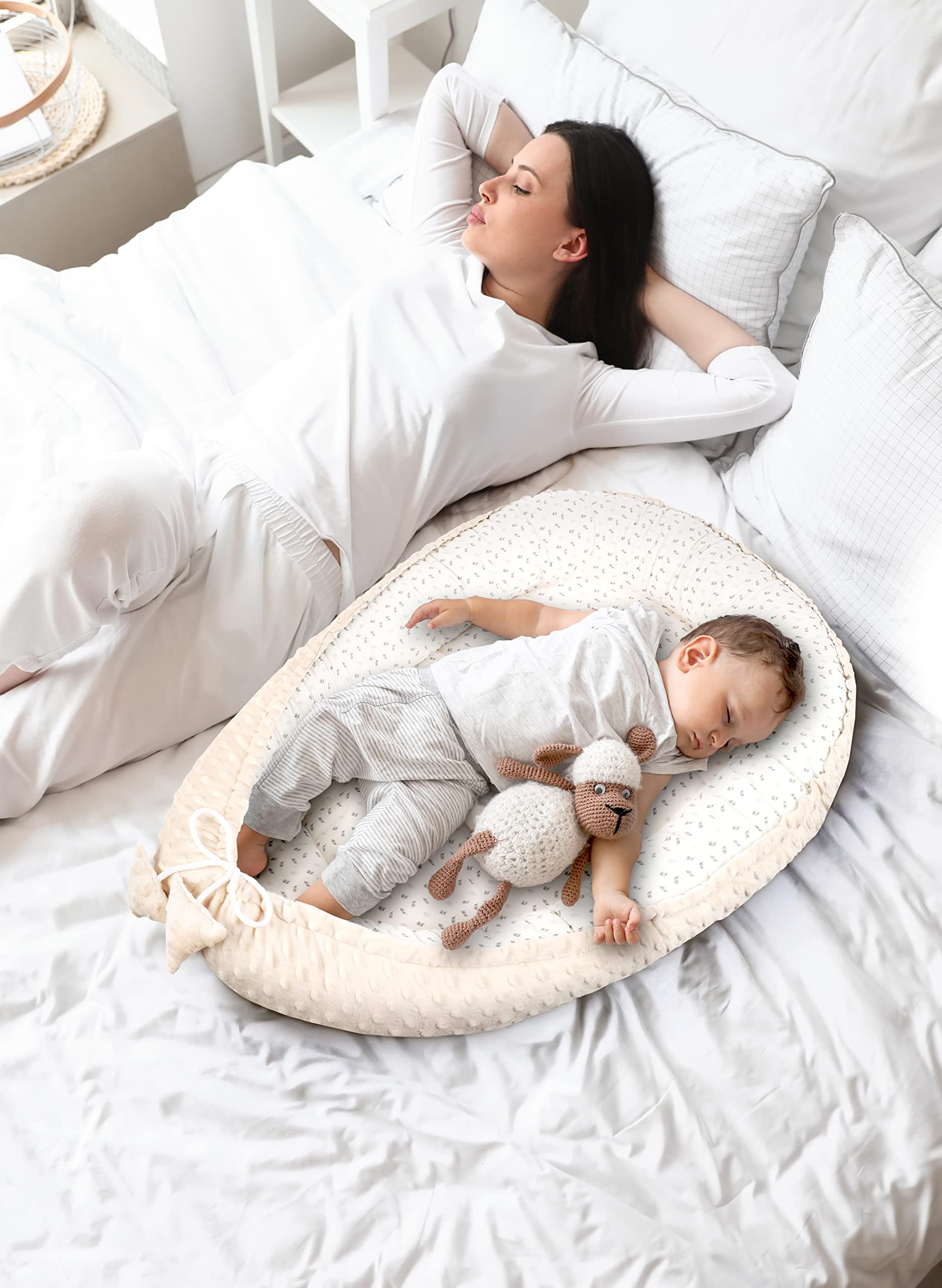 PIMKO Minky réducteur de Lit bébé 2 côtés bébé Cocon Baby Nest Nourrissons cocons pour lit pour Nouveau-né Nid de bébé Beige Minky