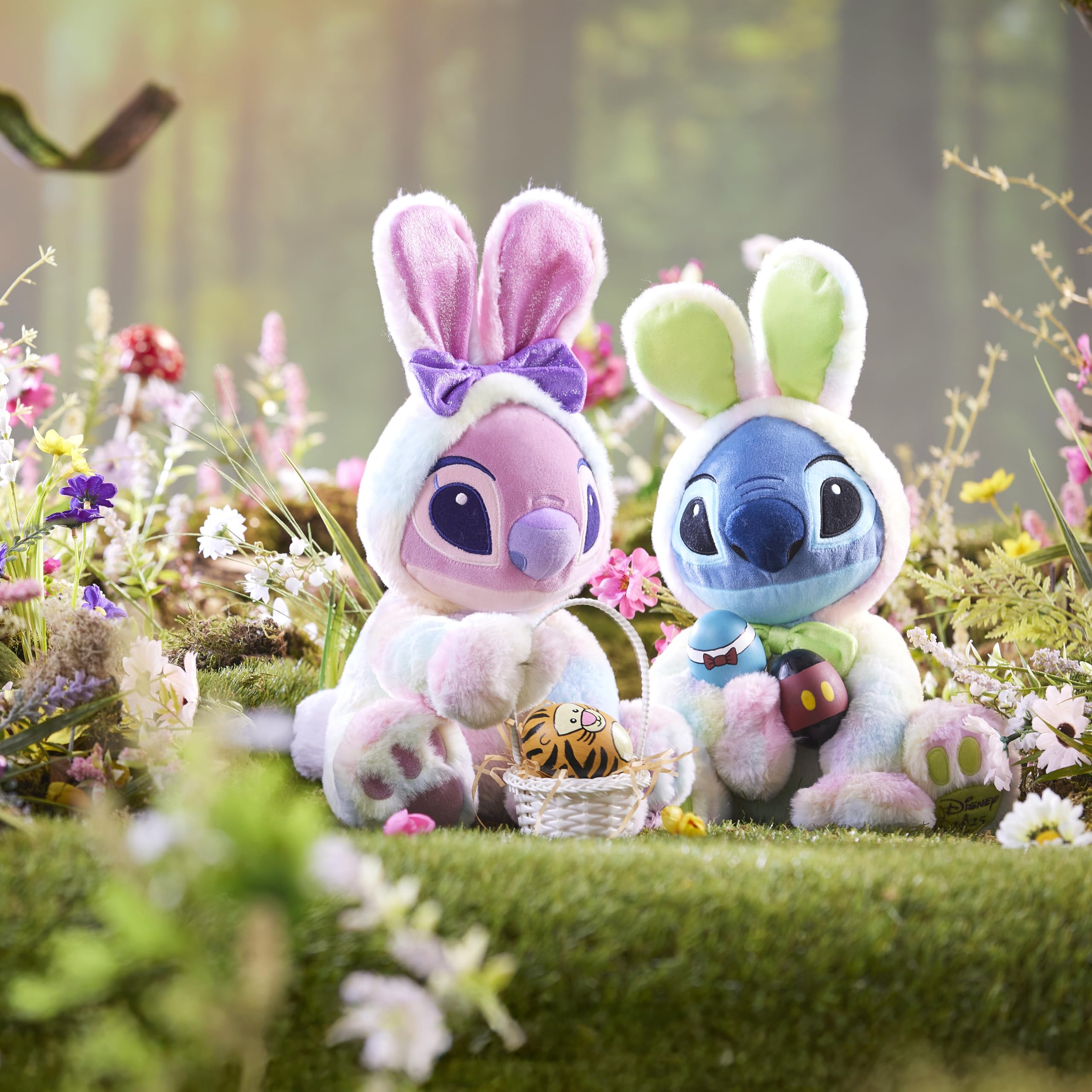 Disney Store Official Peluche pasquale Stitch, Lilo e Stitch, 45 cm, alieno peluche in costume da coniglio pasquale, finitura tie-dye e papillon, data Disney 2025", qualsiasi età, da 0 anni in su