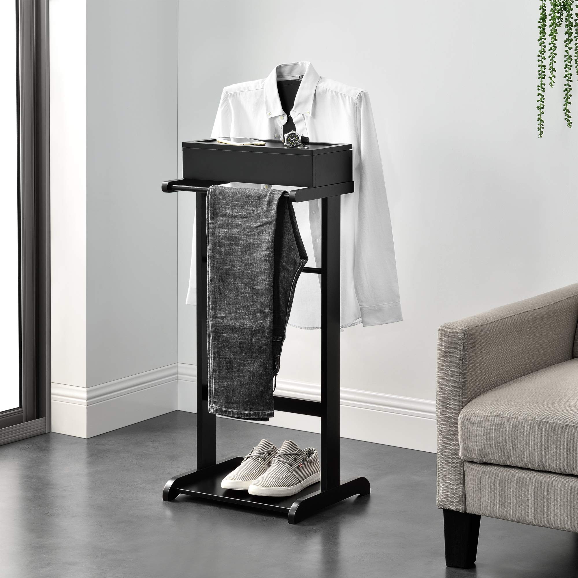[en.casa] Valet de Chambre avec Boîte Ouvrable de 4 Poches Porte-Costumes Valet de Nuit avec Cintre Élégant Bureau Salon Chambre à Coucher MDF Bois de Pin 44 x 35 x 110 cm Noir