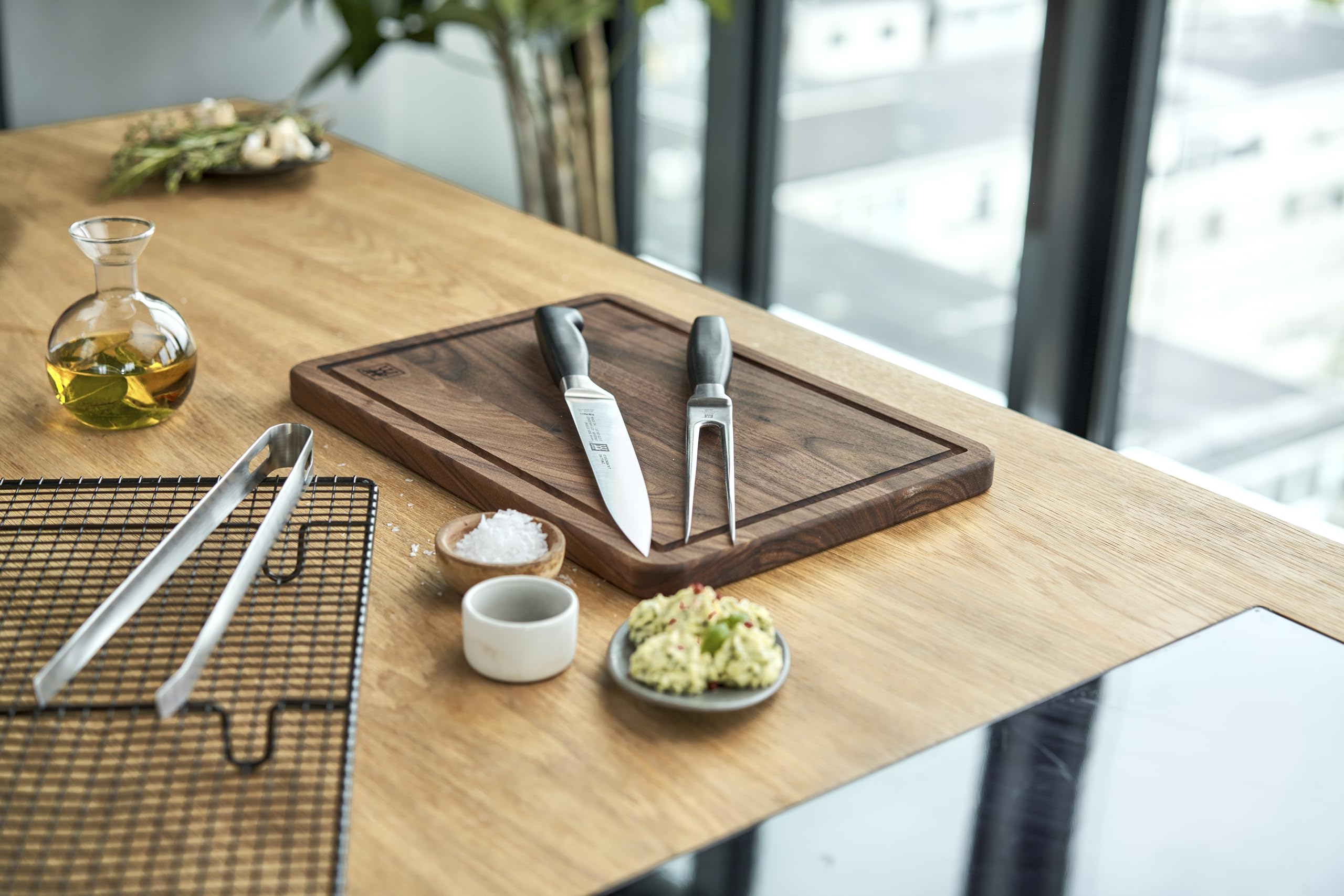 ZWILLING Vier Sterne Messerset, 2-teilig (Fleischmssser 20 cm und Fleischgabel 18 cm) Rostfreier Spezialstahl, Ergonomischer Kunststoff-Griff, Schwarz [Made in Germany]