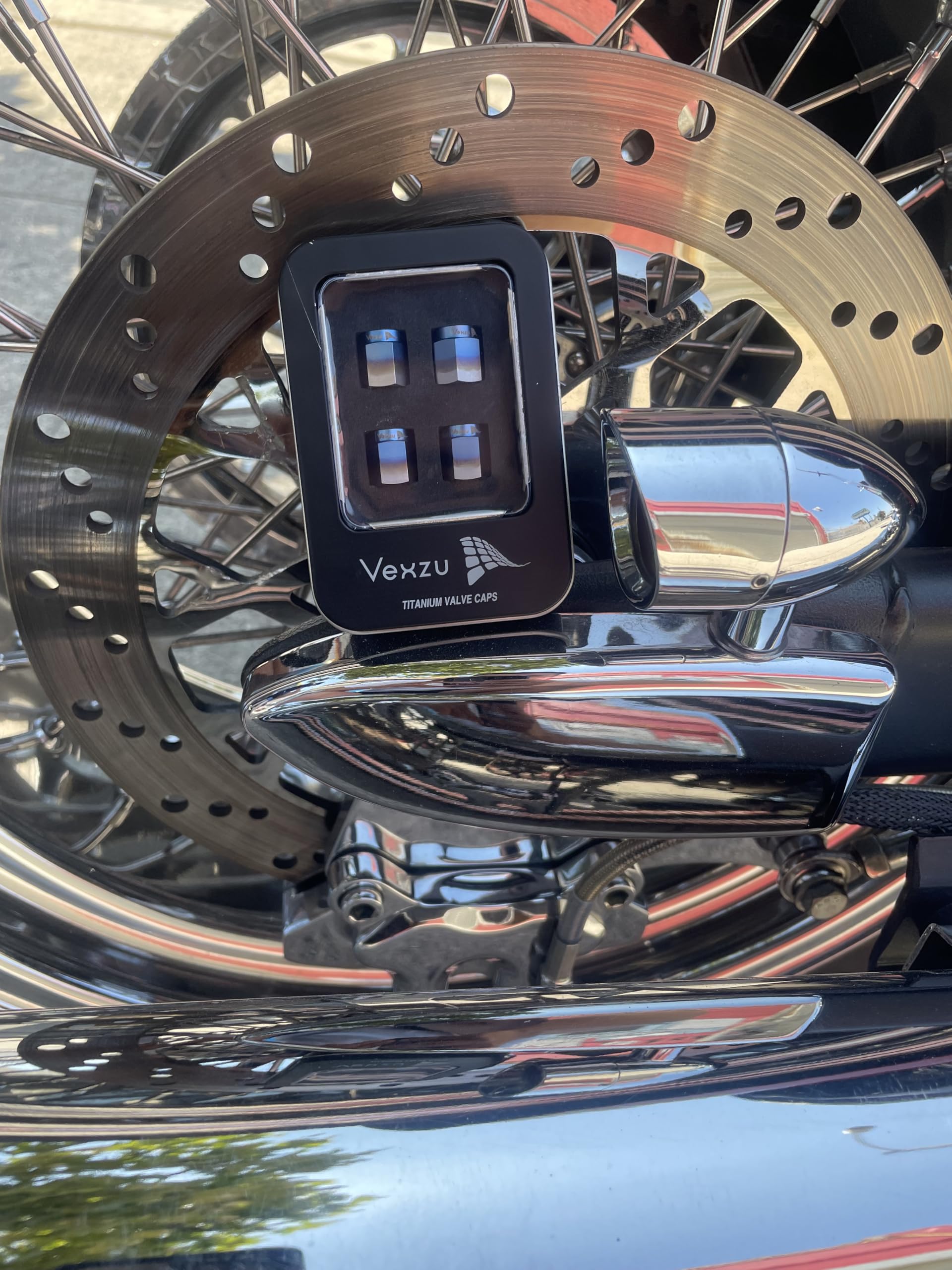 Amazon.co.jp: Vexzu チタンタイヤバルブステムキャップ - 4パック