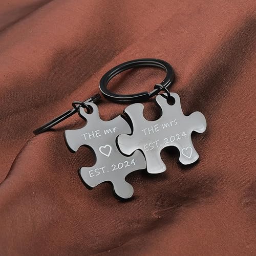 Miniatura 6 de FUSTMW Regalos de boda para parejas, Mr Mrs Est 2023, juego de llaveros para recién casados, regalos para esposa, marido, regalos de compromiso