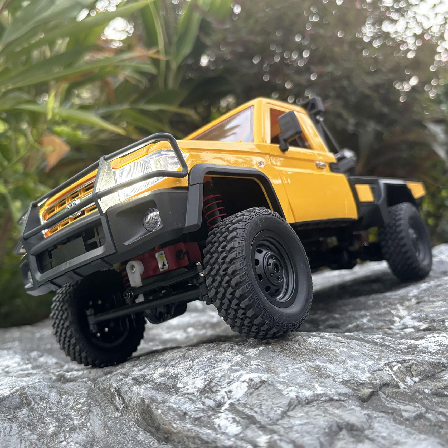 クローラーRC Amazon.co.jp: HLSFWDRIVE RCロッククローラー 4x4 MN82T RCトラック 1