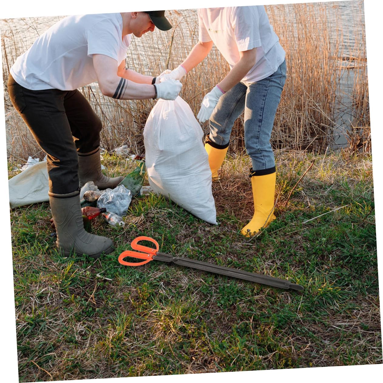 Cabilock 2Pcs Outdoor Trash Grabber Picker Tool Long Handled Litter Up Tool for Easy Cleaning Ergonomic Design for Firewood for Garden Fire Pit Use