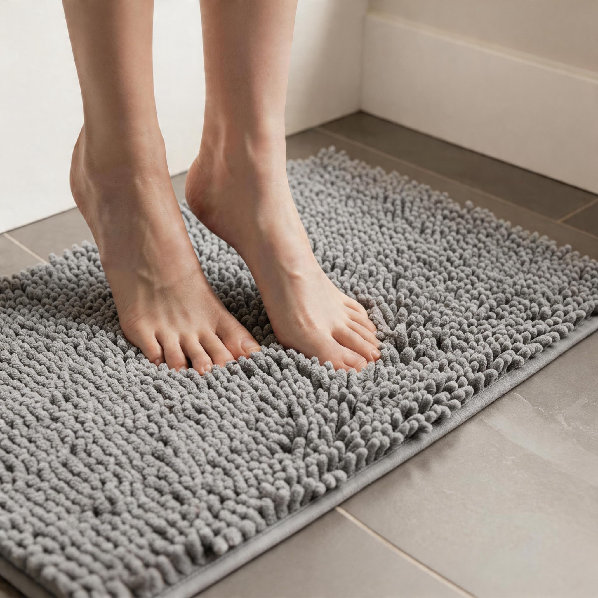 Tapis de salle de bain en chenille gris clair pour WC et salon