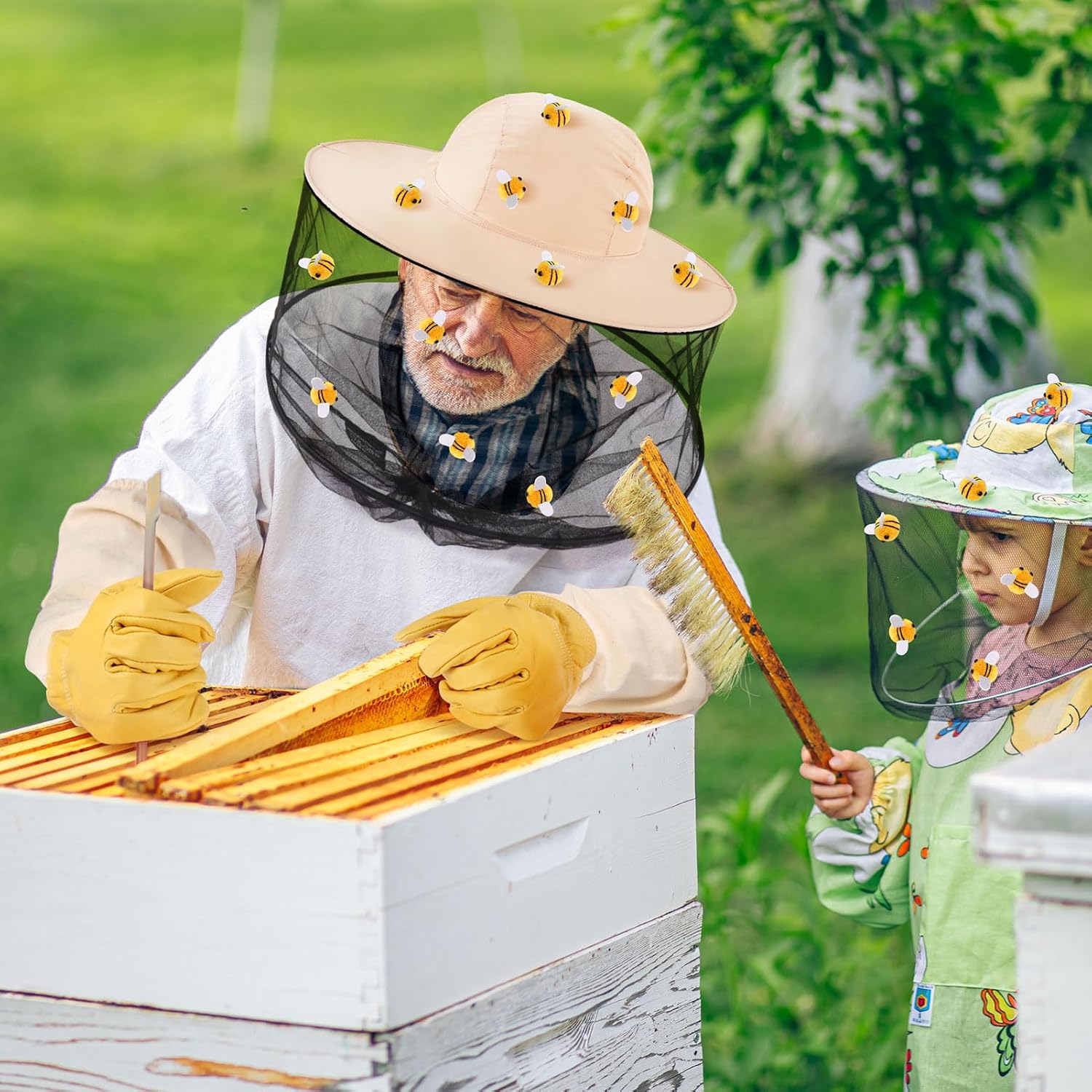 5-Piece Beekeeper Costume Set with Veil Hat, Gloves, Bucket and Felt Bees