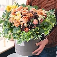 Vista 4 de Yunsailing 100 Pcs Faux Eucalyptus Stems with White Seeds Artificial Eucalyptus Leaves Greenery Decor Fake Leaf Branches for Wedding Bouquets