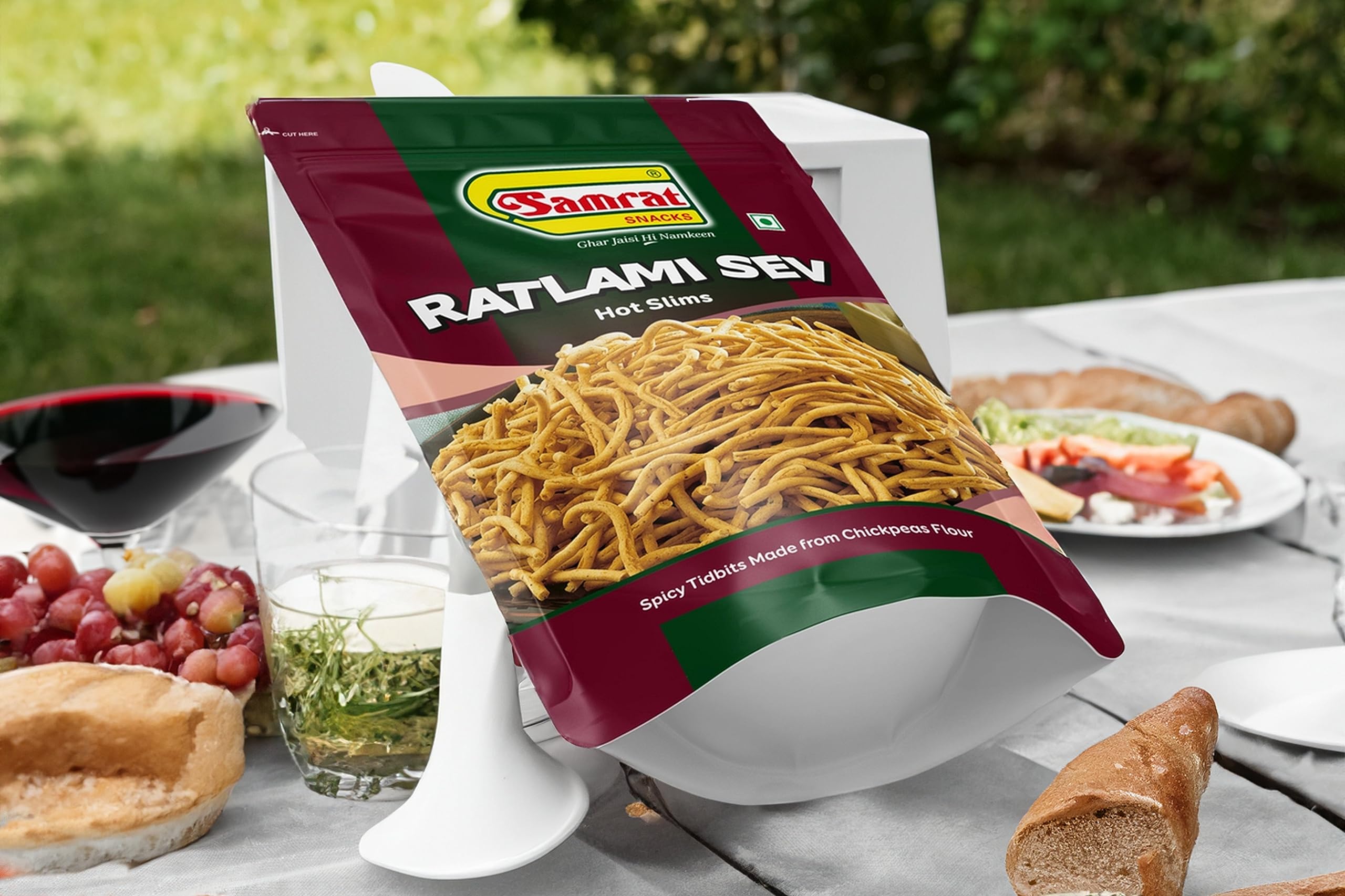 Samrat | Ratlami Sev Bhujia Hot Slims Magic of Spicy & Crispy Taste in Flavorful Namkeen Snacks | Ghar Jaisi Hi Namkeen | (1 KG) 1