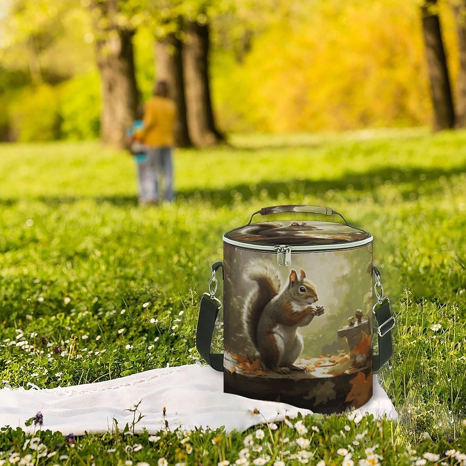 Squirrel Eats Nuts-png Lunch Bag 15L, Insulated Picnic Basket with Leakproof Design - Large Cooler Tote for Camping, Beach, Hiking & Groceries