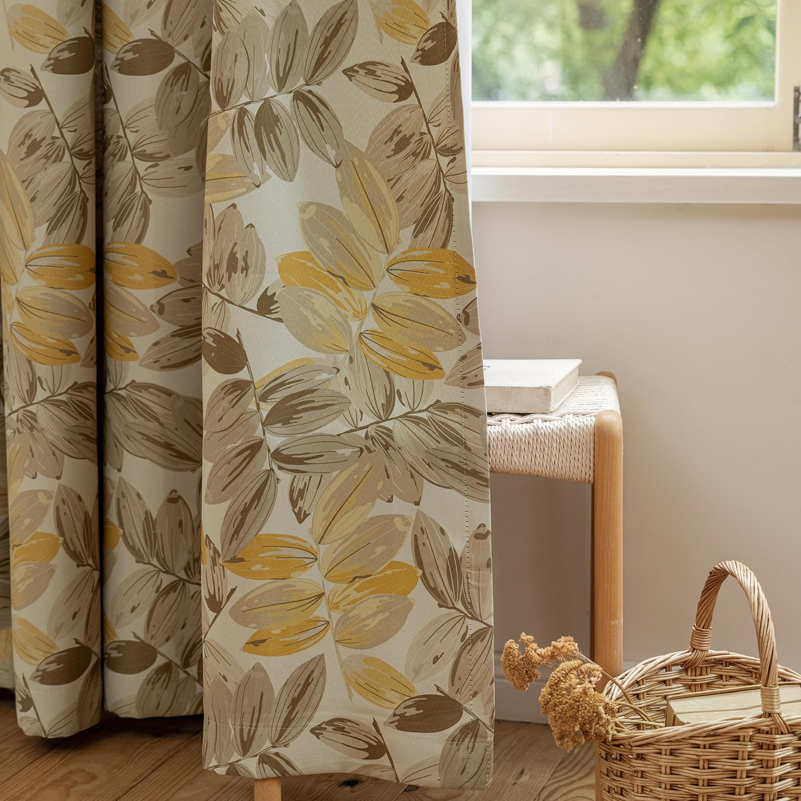 SUOUO Verdunkelungsvorhänge für Schlafzimmer, Gemustert, Blumenmuster, 225 x 140 cm, 2er-Set, Raumverdunkelung, Fenstervorhänge für Wohnzimmer, Gelb/Braun