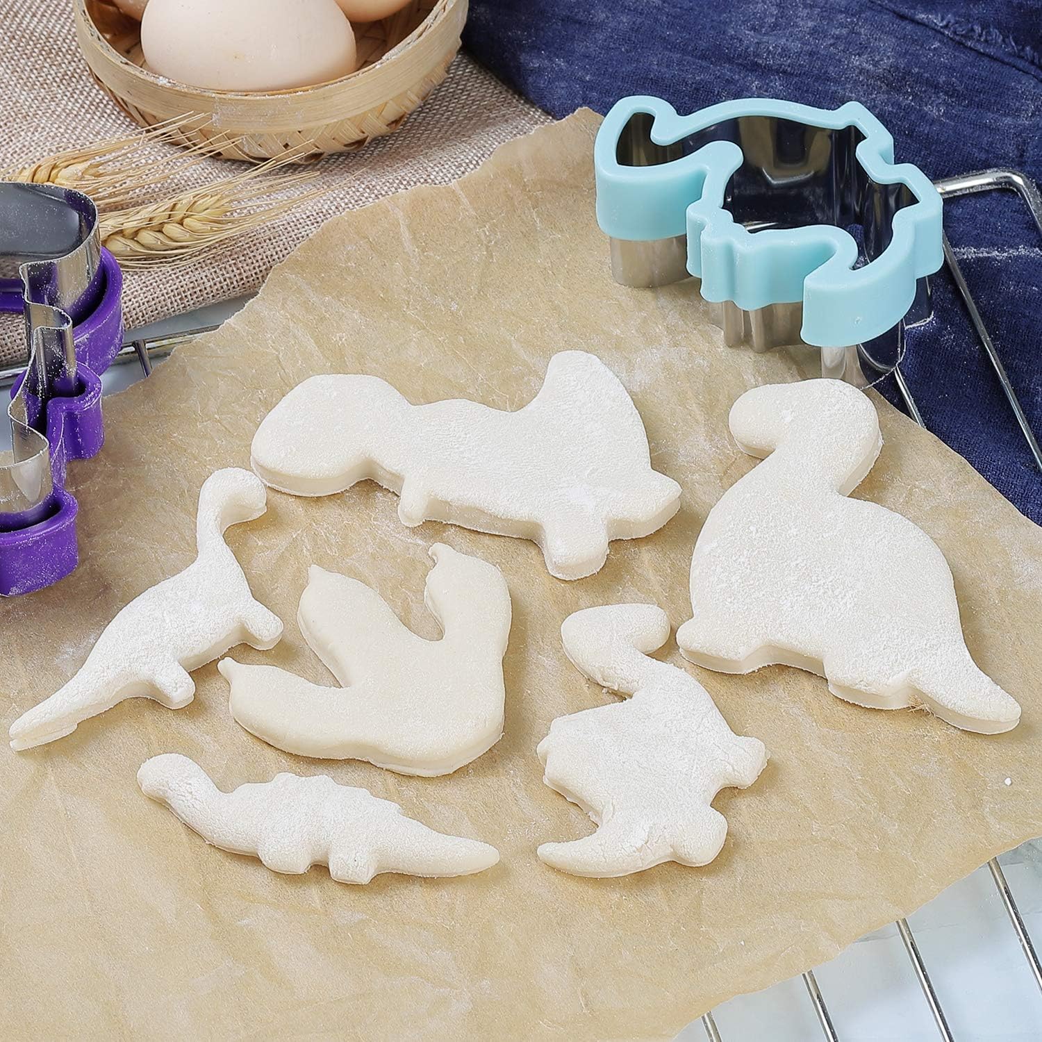 Dinosaur Cookie Cutters Set, 6pcs, Stainless Steel Shaped Cookie Candy Food Cutters Molds for DIY, Kitchen, Baking, Kids Dinosaur Theme Birthday Party Supplies Favors