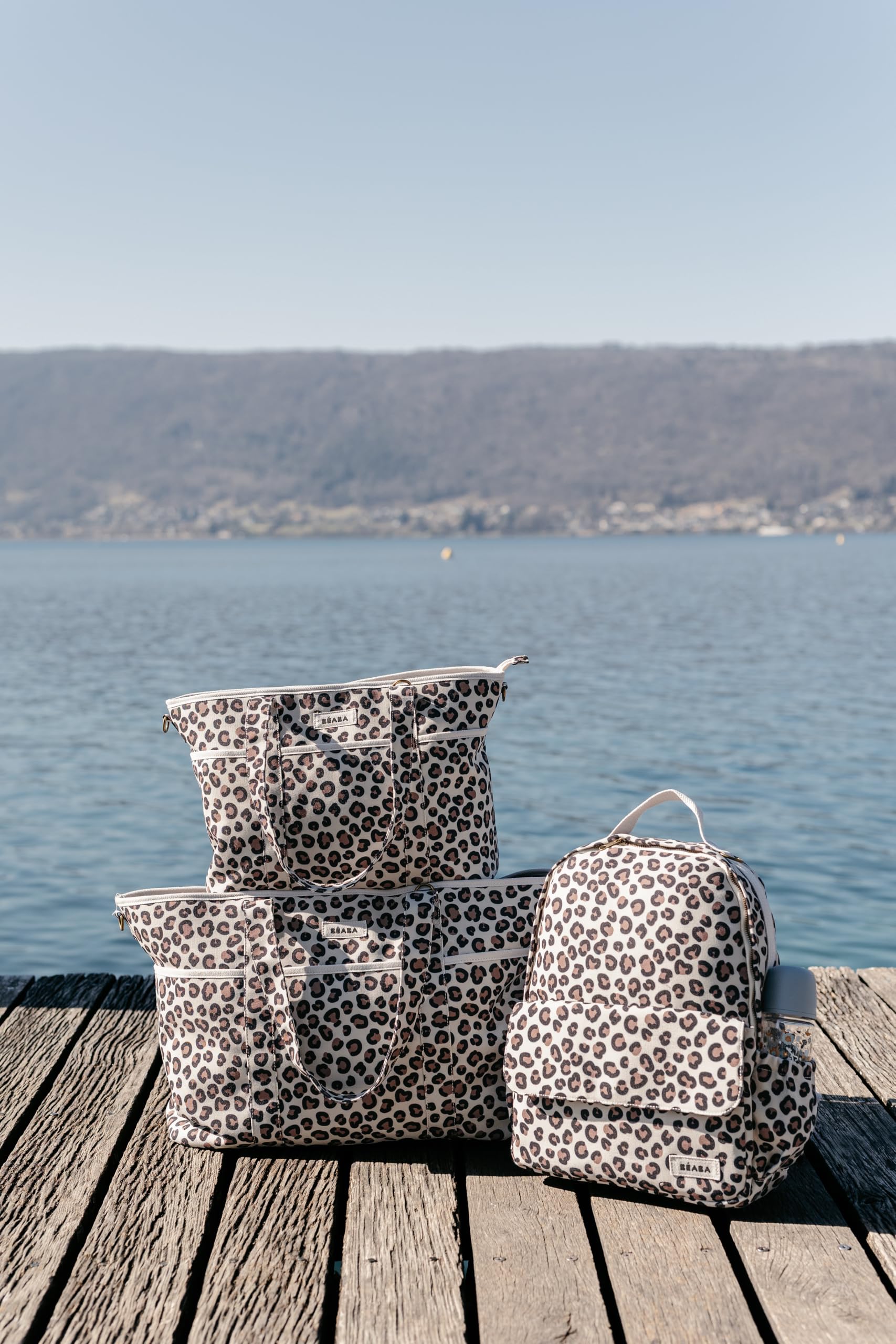 Béaba, Wickeltasche Madrid XXL 44L, großer Tote Bag, Eltern-Wickeltasche mit 11 Fächern, Isoliertasche, integrierte Kinderwagenbefestigung, Wickelunterlage, Leopard