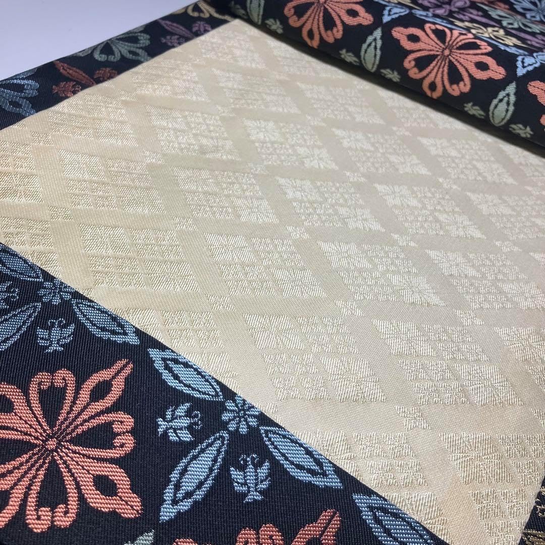 【未使用】絹 開き名古屋帯☆花菱 マルチカラー モダン 黒 全通柄 九寸帯 絹 開き名古屋帯花菱 マルチカラー モダン 黒 全通柄 九寸帯 帯/