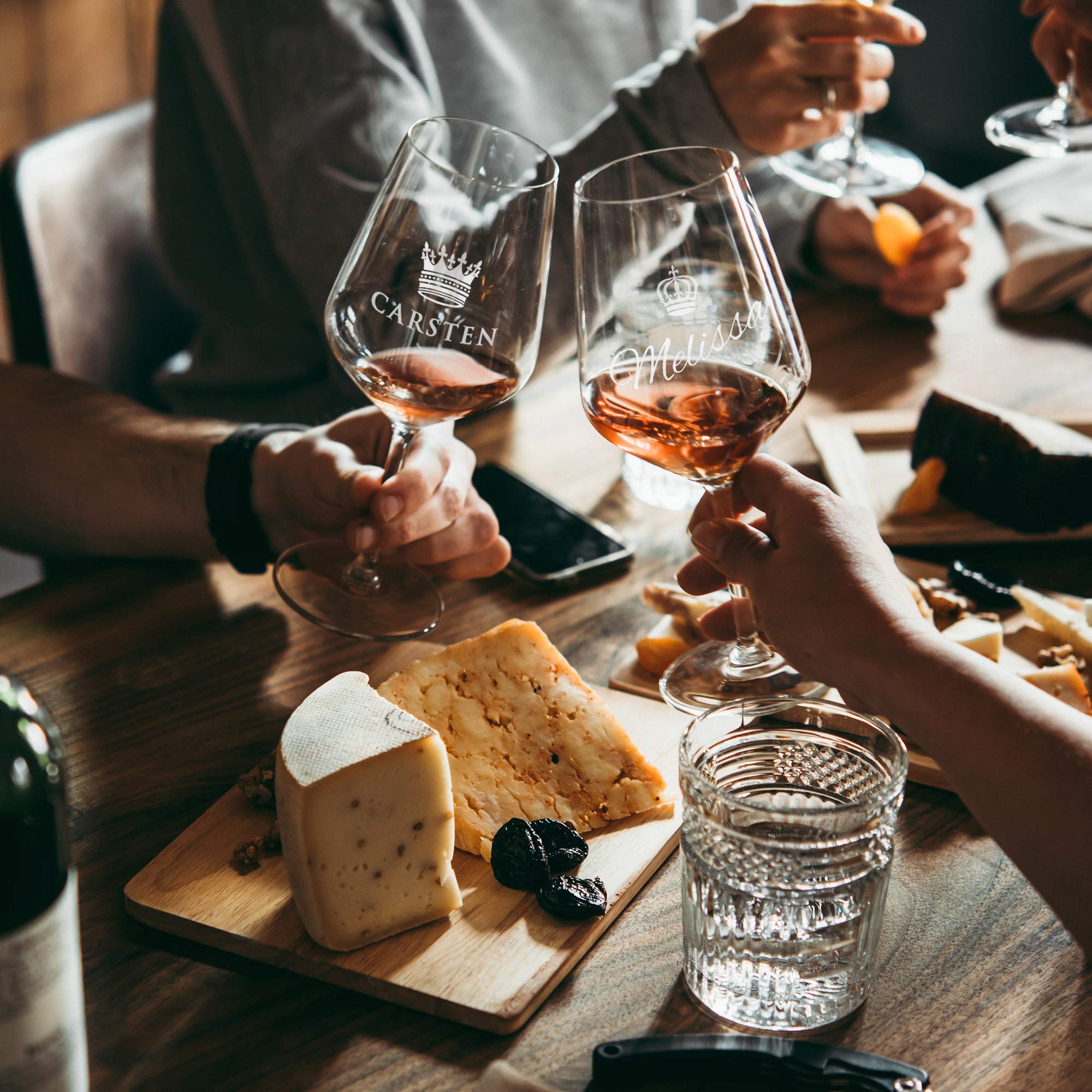 AMAVEL Juego de 5 copas de vino con grabado personalizado, regalo para amigos y amantes del vino, 500 ml