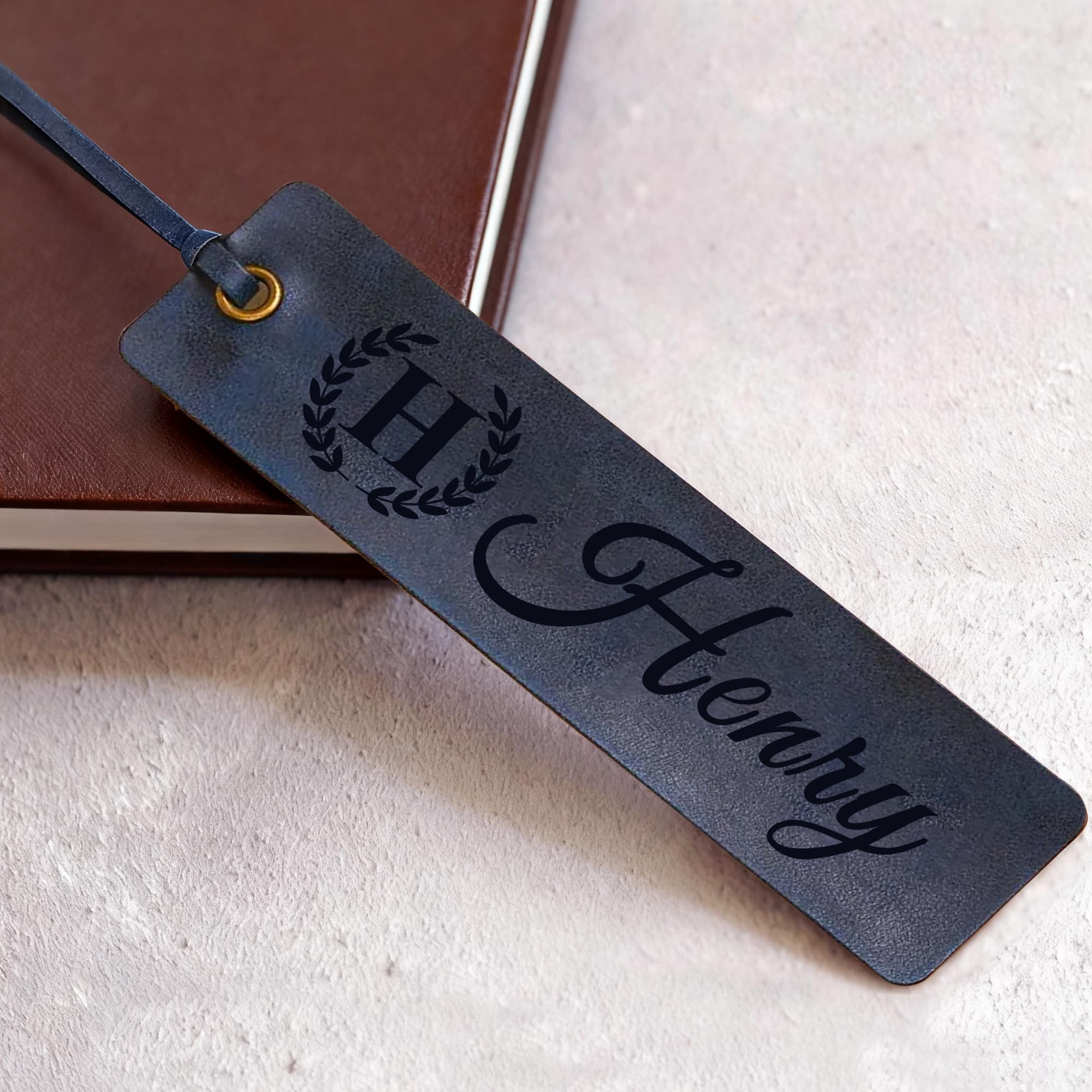 EDSG Personalised Bookmark, Engraved Leather Bookmarks Gifts, Custom Book Marks Bookmarks Gifts for Men Women Book Lovers Teachers Christmas Birthday (Blue)