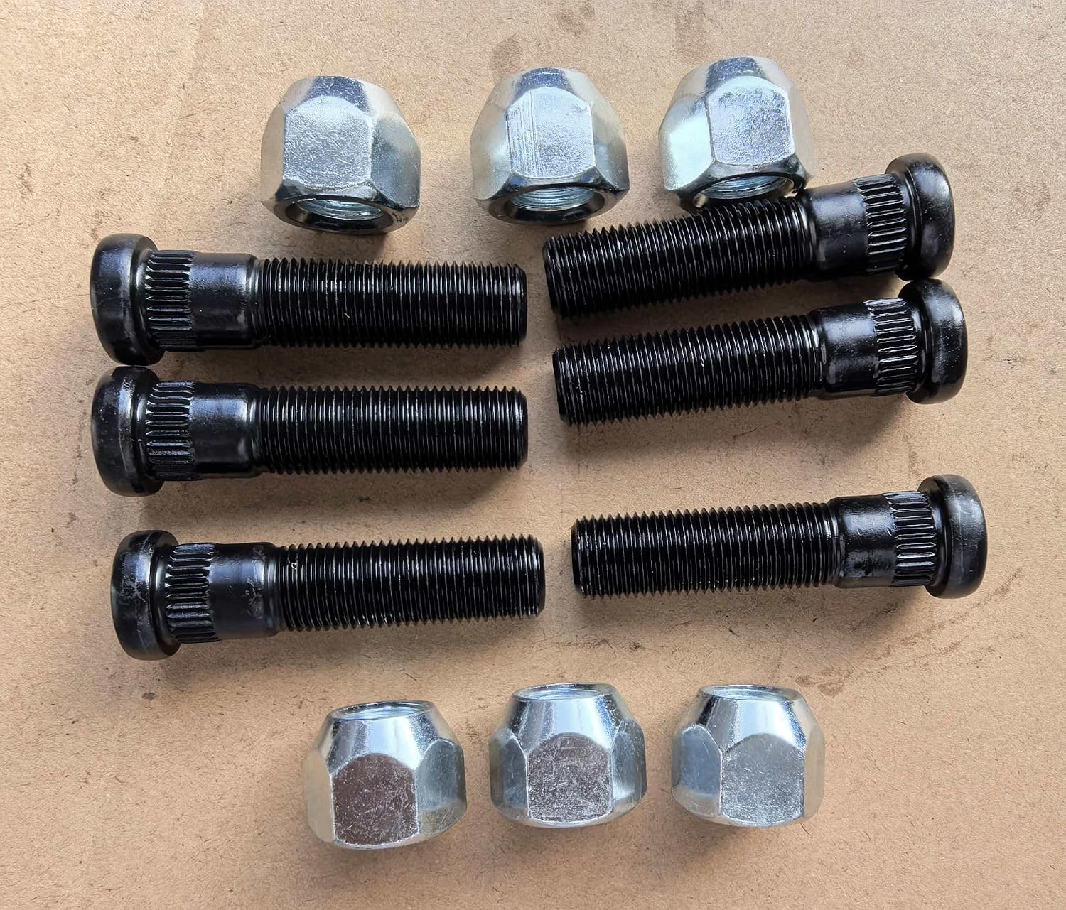 6pcs 9/16"-18 x 2.32 in. UHL Length 0.622 in. Knurl Press-in Wheel Studs with Lug Nuts Replacement for 5,200 to 7,000-lb. Trailer Axle Trailer Hub