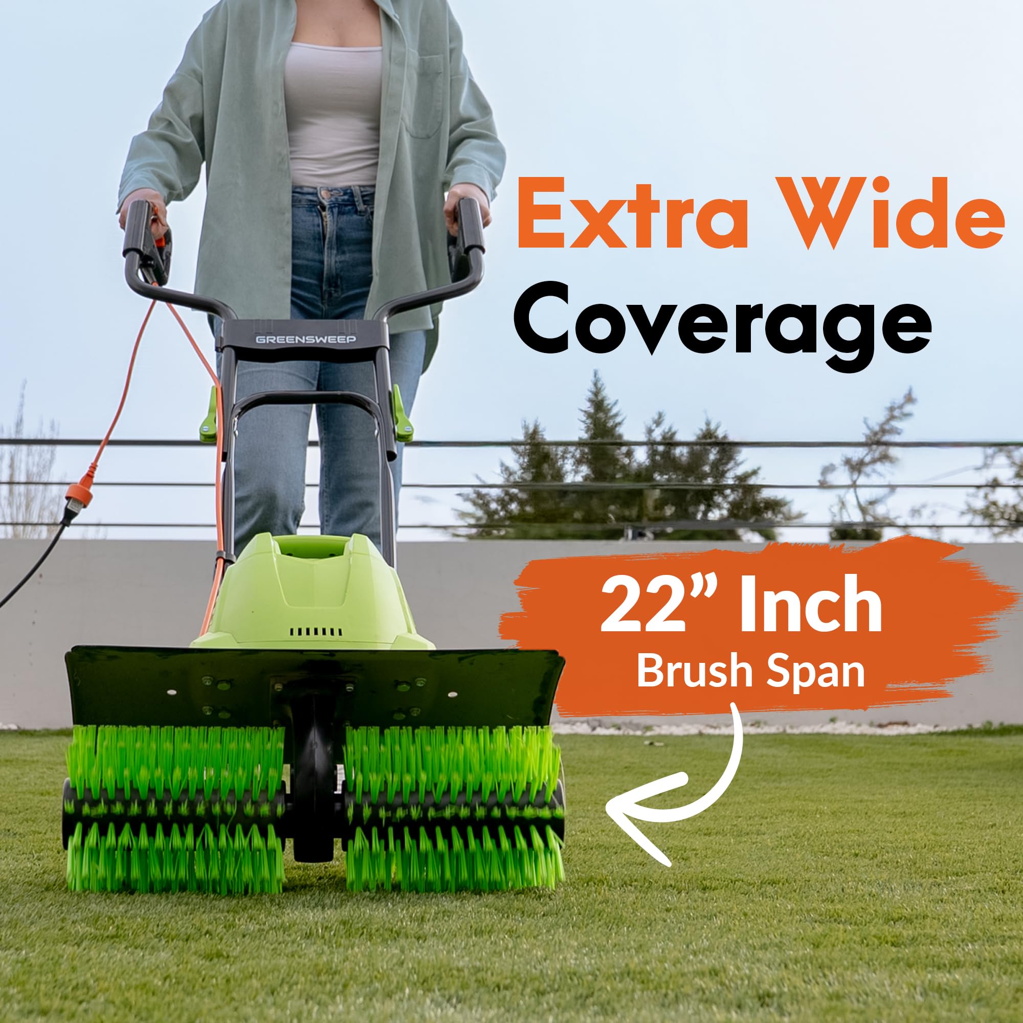 GreenSweep Volumizer - Escoba eléctrica de césped artificial, ancho de trabajo de 22 pulgadas, motor con cable de 12 amperios, cepillo giratorio de 400 rpm, levanta el césped aplanado y elimina la