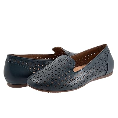 SoftWalk Shelby Perf Women