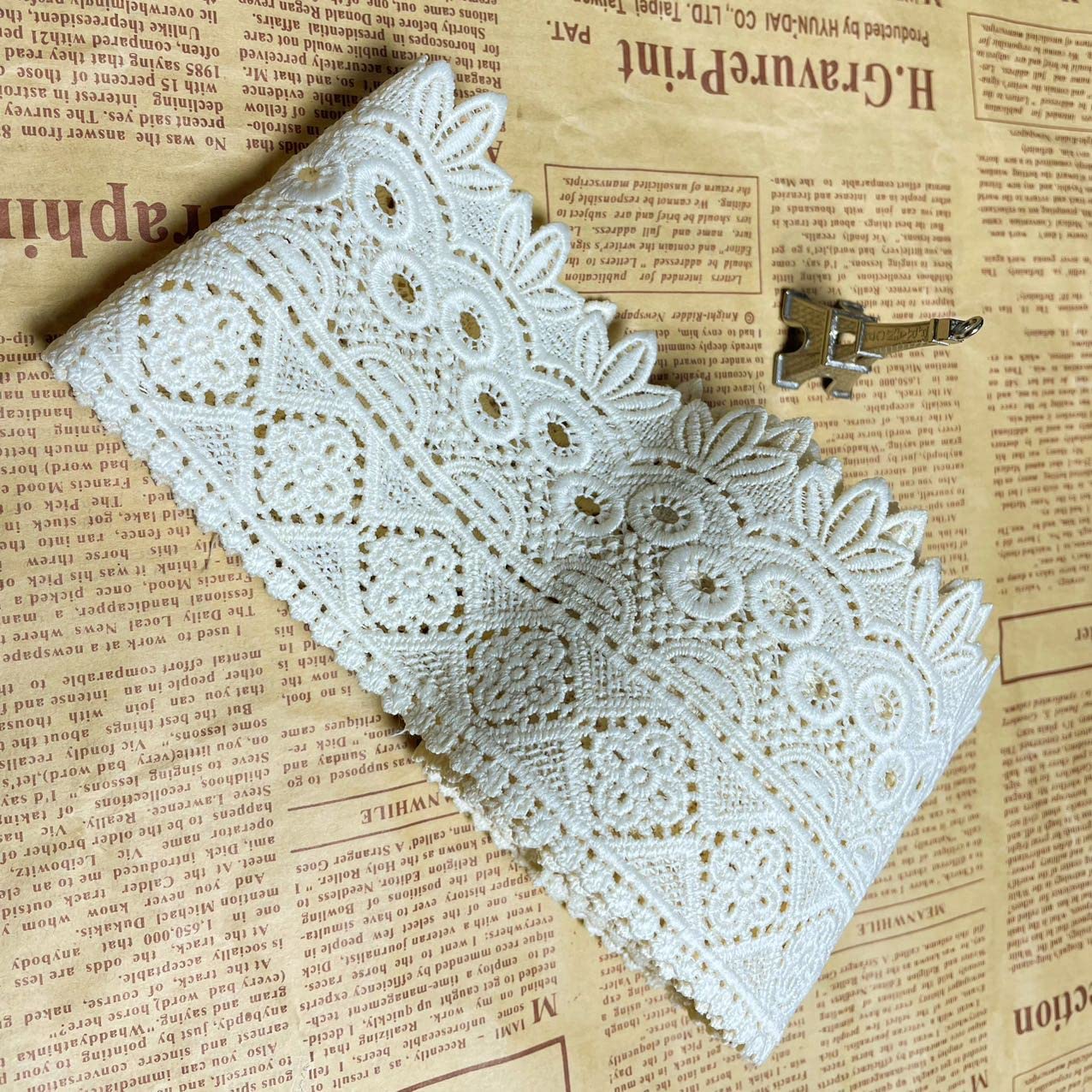 8CM Width Europe Rome Pattern Inelastic Embroidery Lace Trim,Curtain Tablecloth Slipcover Bridal DIY Clothing/Accessories.(2 Yards in one Package) (Ivory)