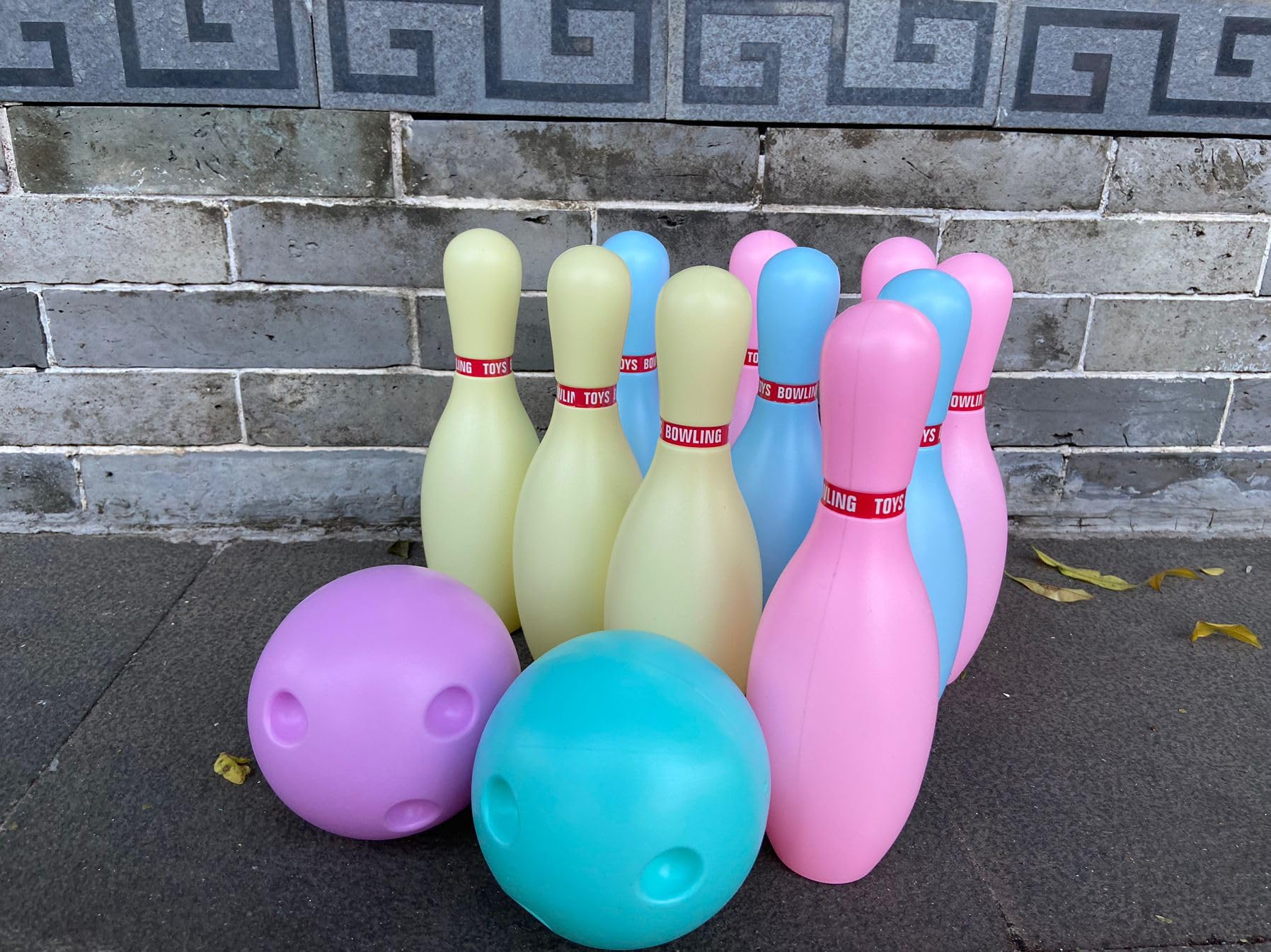 Amazon.co.jp: ボウリングセットおもちゃゲーム10ピン2ボール